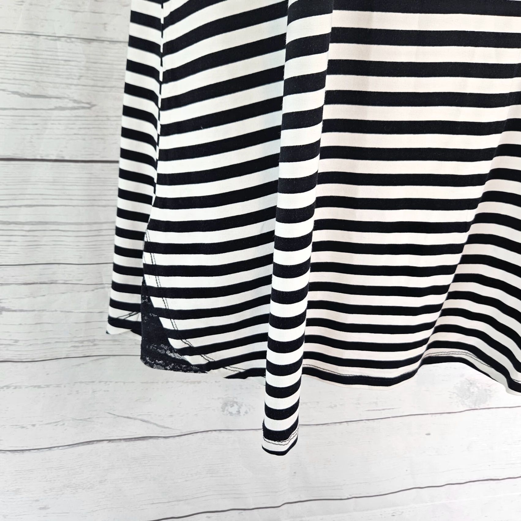 Vintage LOGO Layers Lori Goldstein Tank Top Womens M Black White Stripe Rayon Spandex Sleeveless Shirt/Top 90s? (no) Size M / US 6-8 / IT 42-44 - 3 Thumbnail