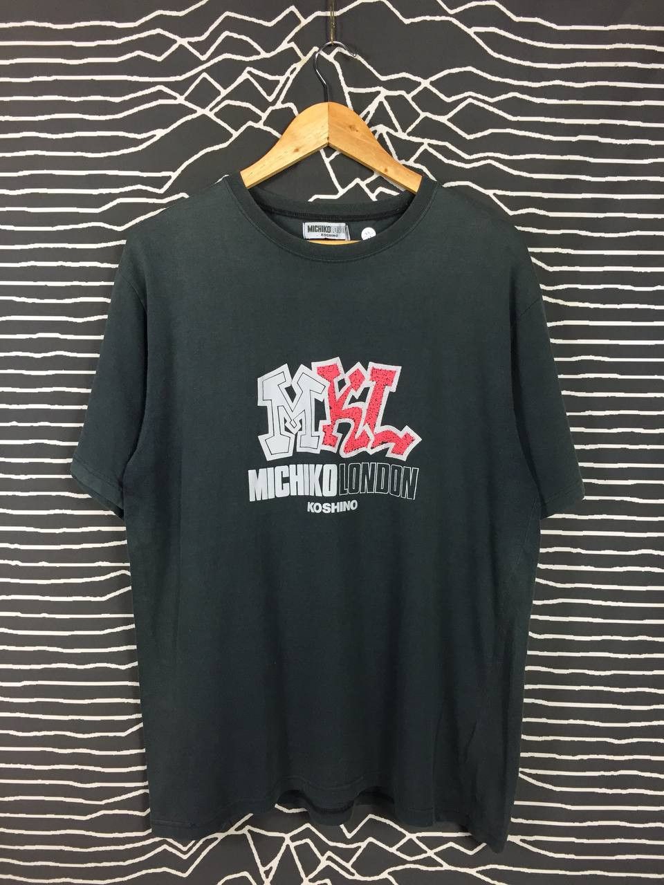 Michiko Koshino London Vtg Michiko London Koshino MKL Center Logo Tee Size US L / EU 52-54 / 3 - 2 Thumbnail