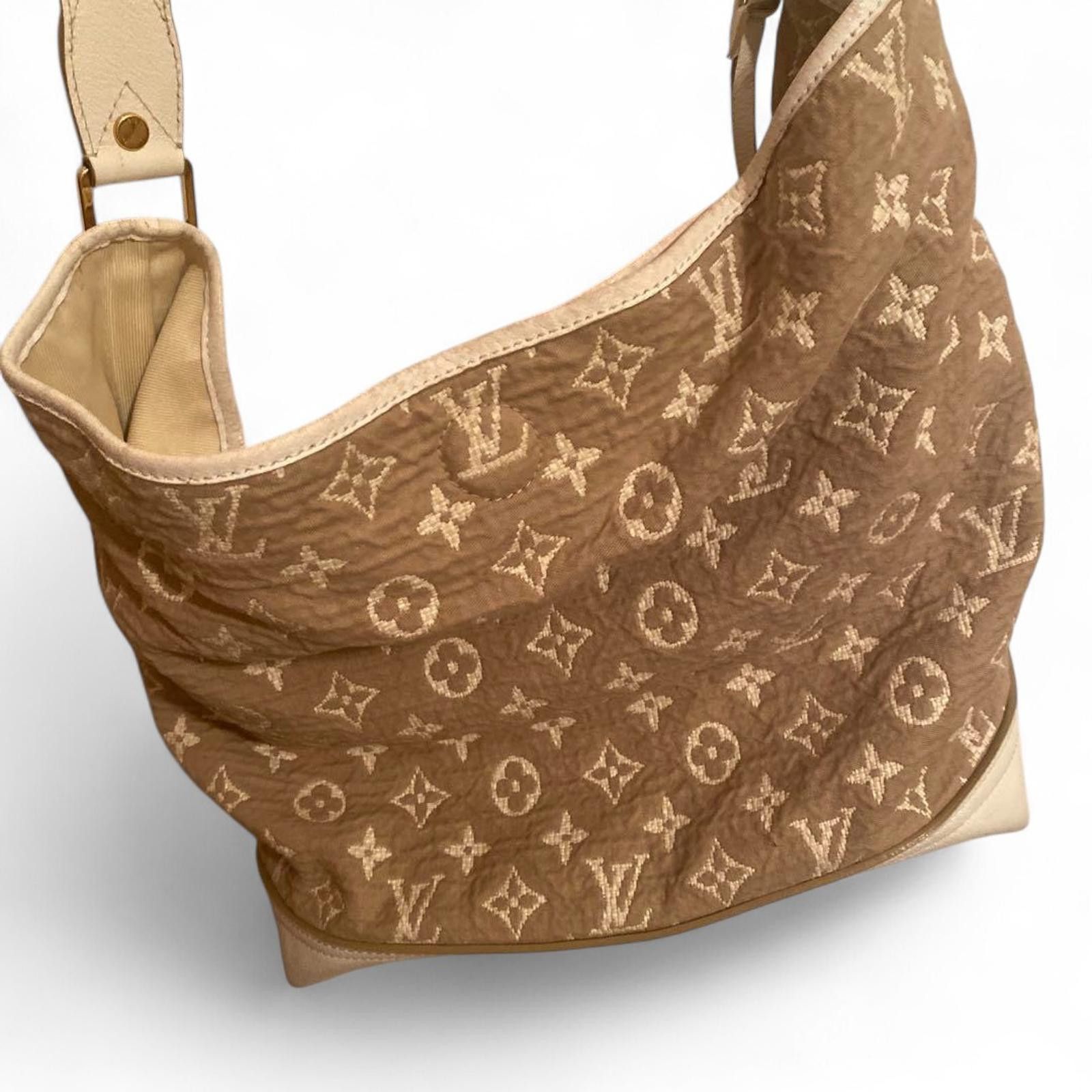 Louis Vuitton Louis Vuitton - Beige Monogram Canvas Hobo Bag with Leather Size ONE SIZE - 3 Thumbnail