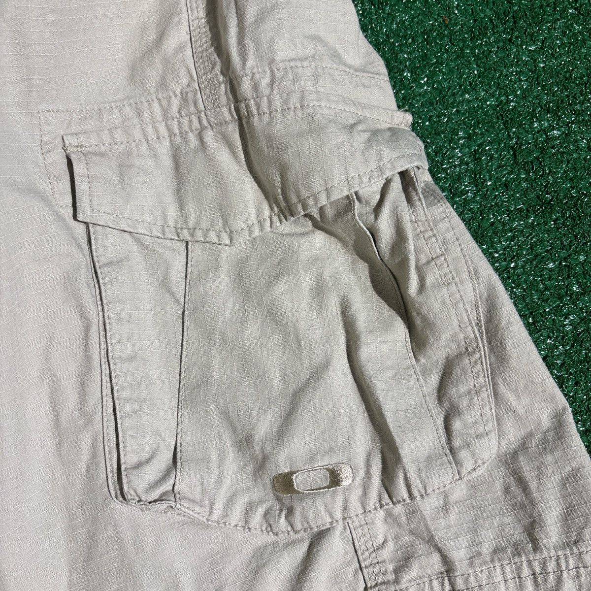 Other Vintage Oakley Baggy Cargo Shorts Size 34 Size US 34 / EU 50 - 2 Thumbnail