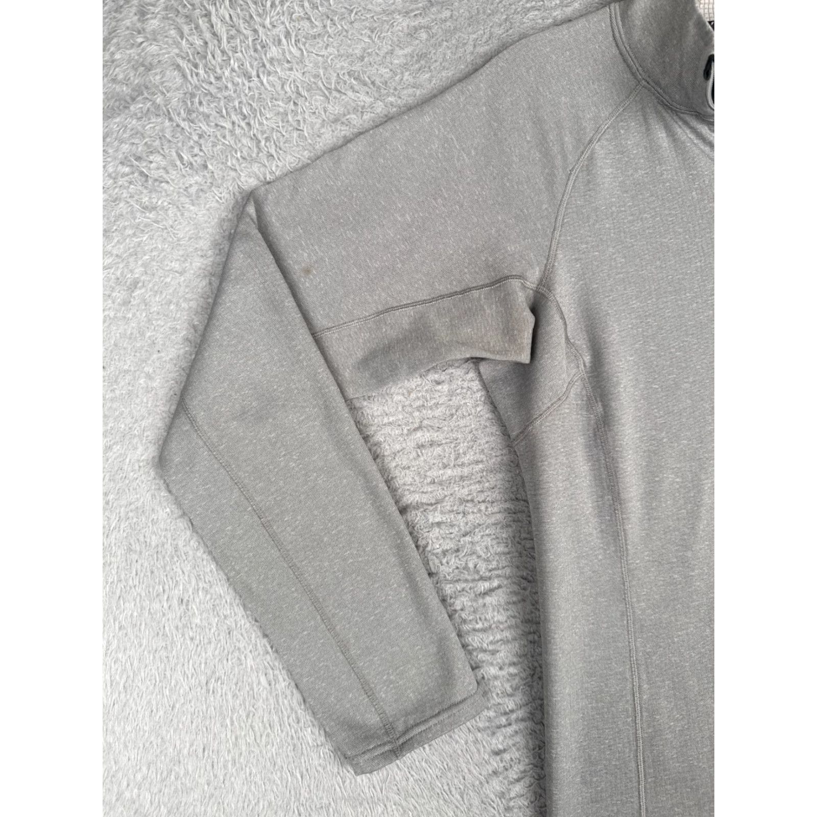 Patagonia Patagonia Shirt Women Medium Gray Capilene Baselayer 1/4 Zip Activewear Made in El Salvador Regular M Gray Womens 1/4 Zip Patagonia Shirt Size M / US 6-8 / IT 42-44 - 3 Thumbnail