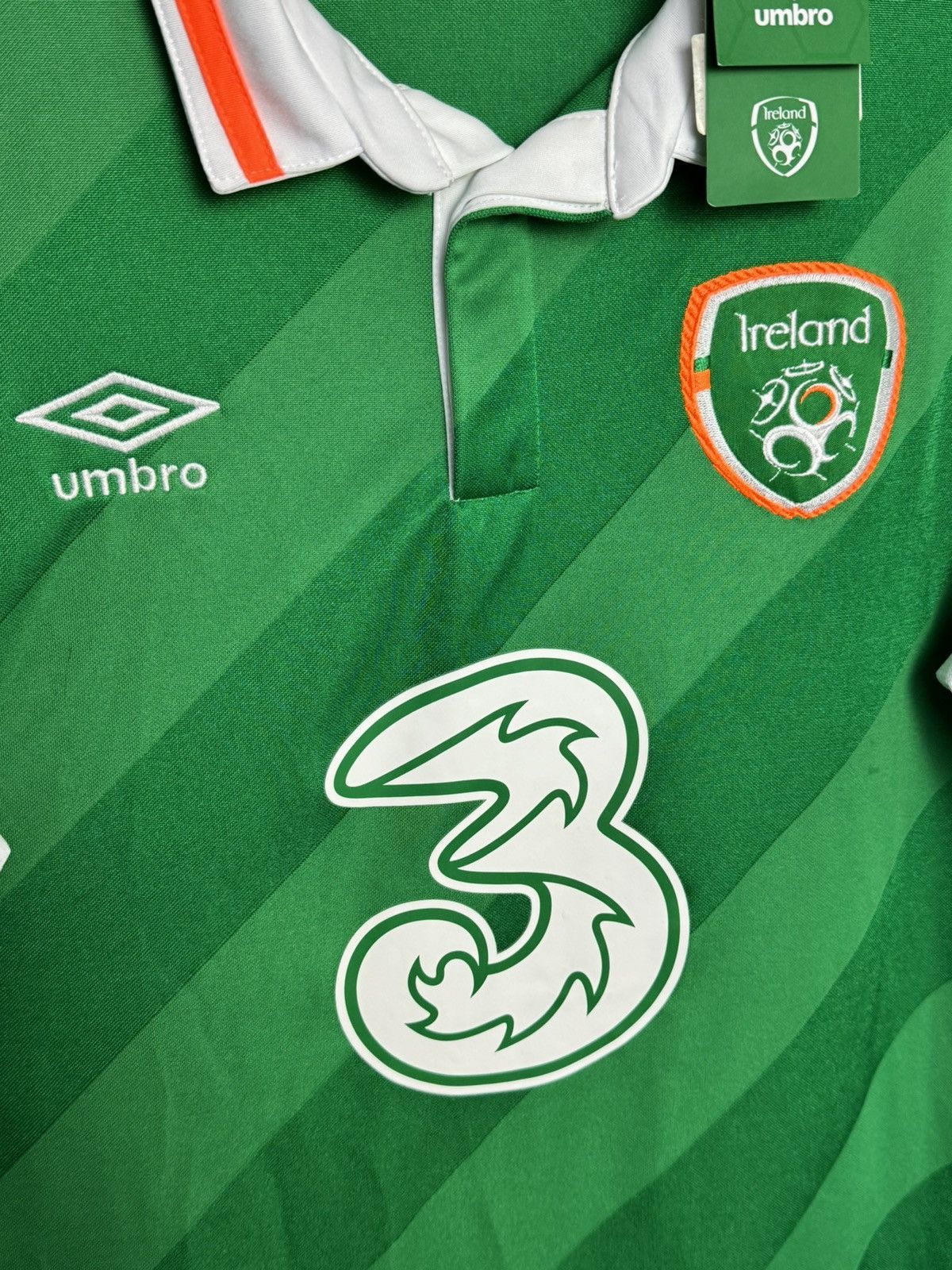 Umbro New Republic of Ireland 16/18 Home Football Jersey Size US L / EU 52-54 / 3 - 3 Thumbnail