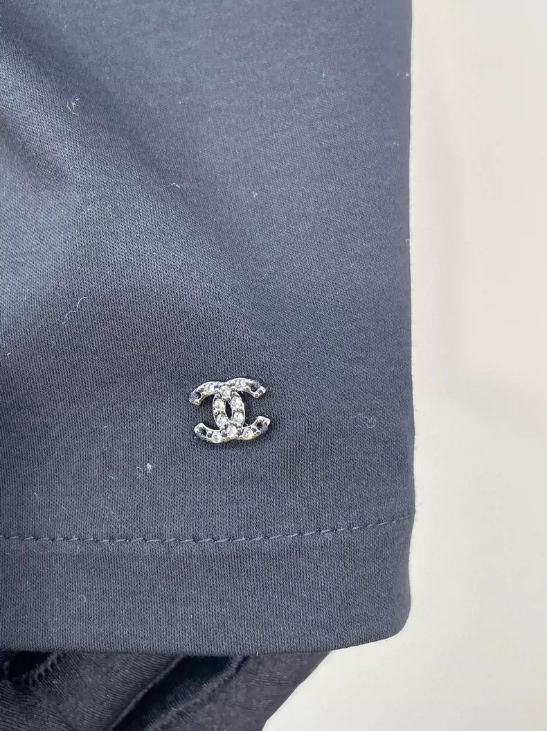 Chanel Chanel Black embroidered peace pigeon short-sleeved T-shirt Size XS / US 0-2 / IT 36-38 - 3 Thumbnail