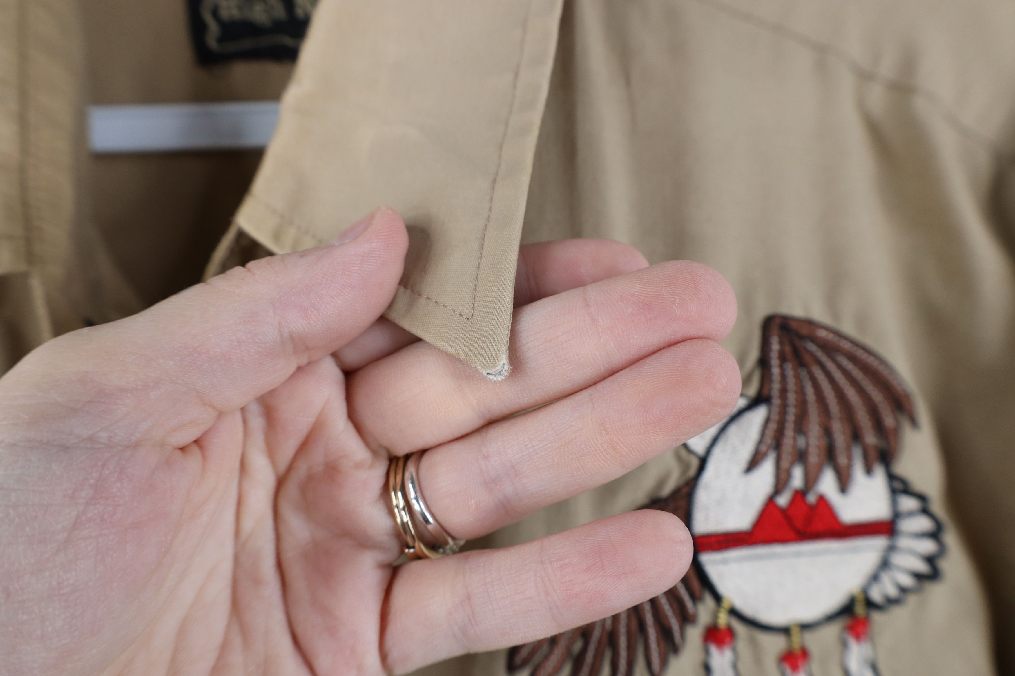 Vintage Vintage 70s Rockabilly Eagle Feather Snap Button Shirt Beige Size US L / EU 52-54 / 3 - 7 Thumbnail