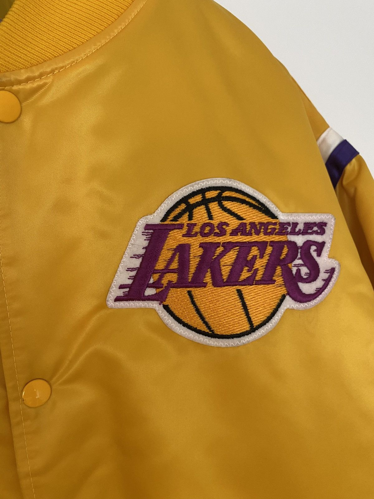 Starter Vintage Starter Lakers Varsity jacket with autographs! Size US XL / EU 56 / 4 - 2 Thumbnail