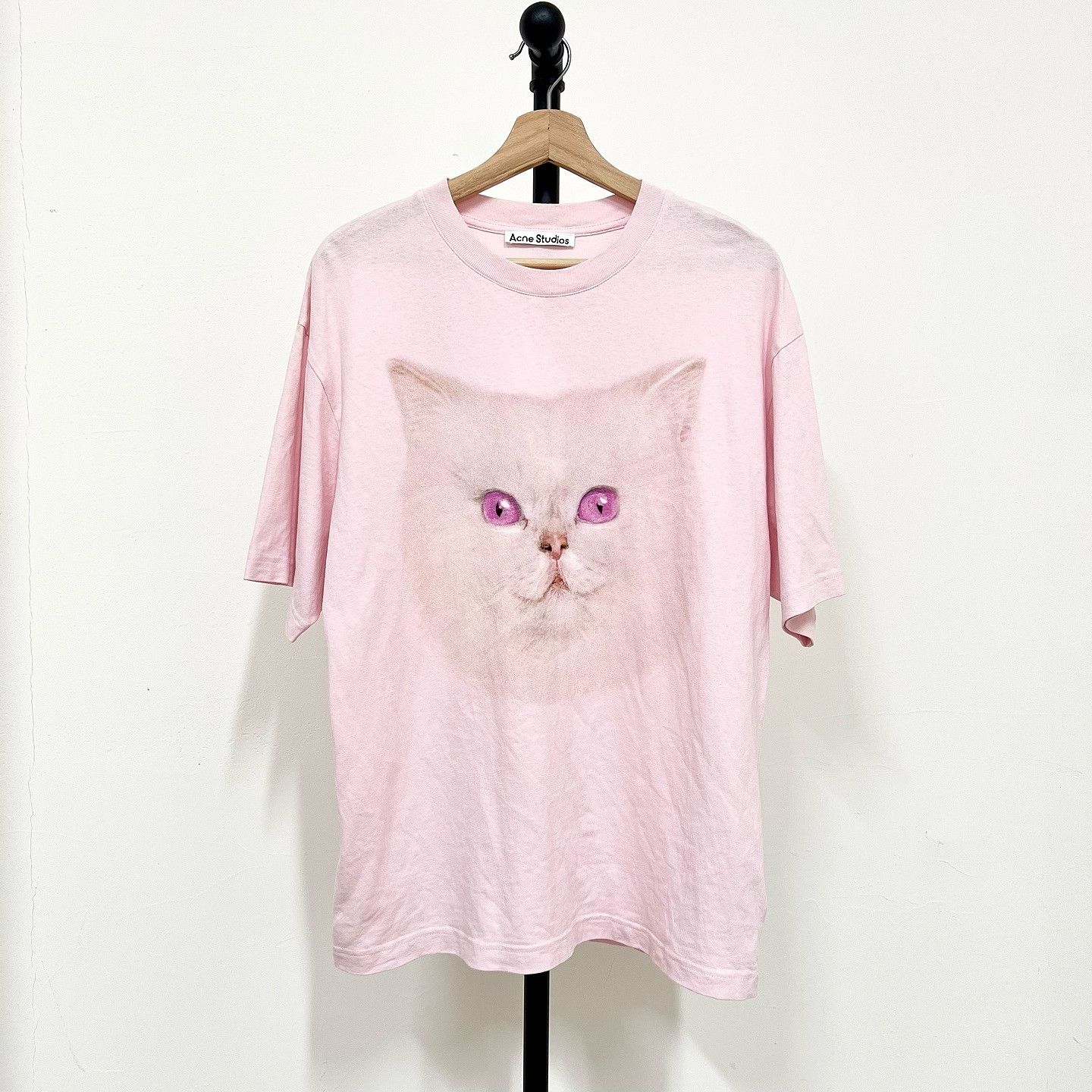 Acne Studios Acne Studios Cat Graphic T-Shirt Pink Size S Size US S / EU 44-46 / 1 - 1 Thumbnail