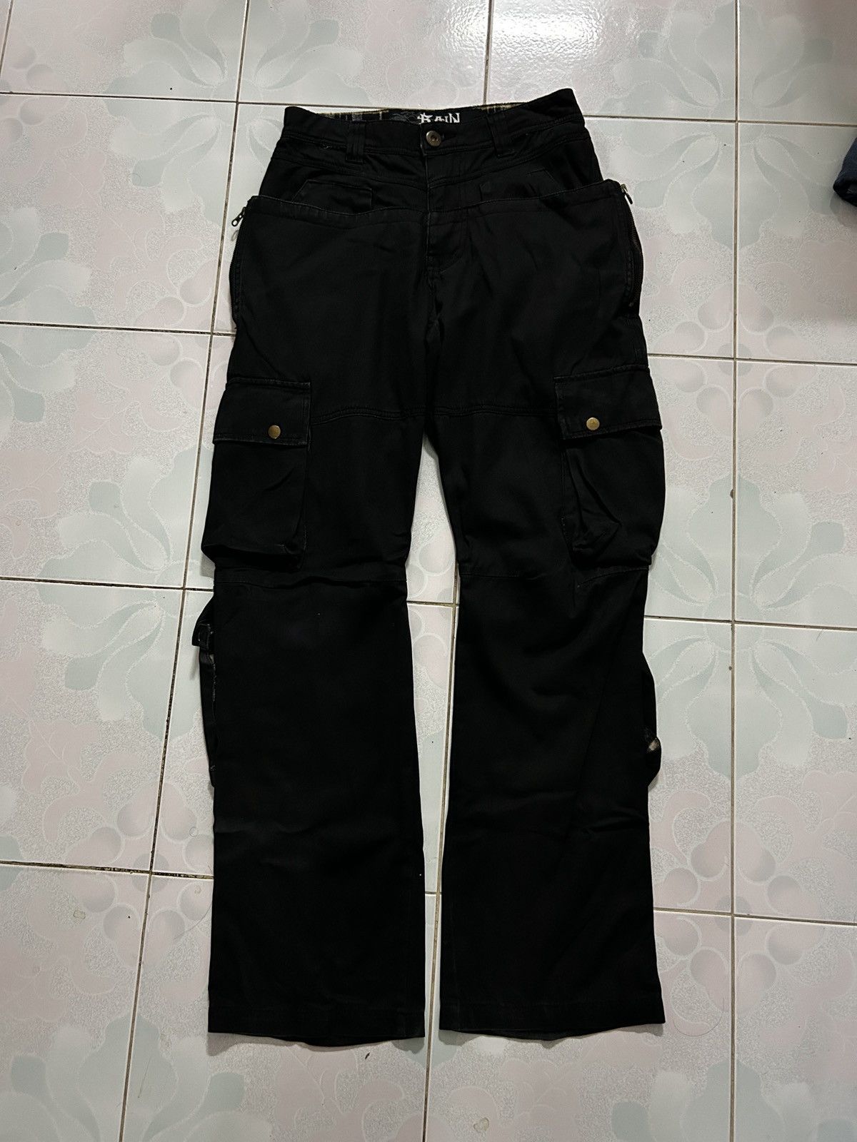 If Six Was Nine 2000’s Japanese Brand Rain black bondage lgb cargo pants Size US 28 / EU 44 - 9 Thumbnail