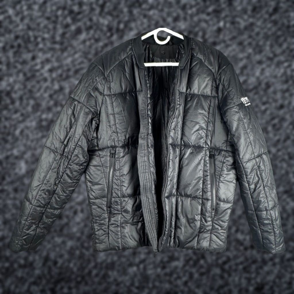 Lululemon Lululemon Insulated Bomber Jacket Men Large Black Puffer Full Zip M4AE3S Size US L / EU 52-54 / 3 - 1 Thumbnail