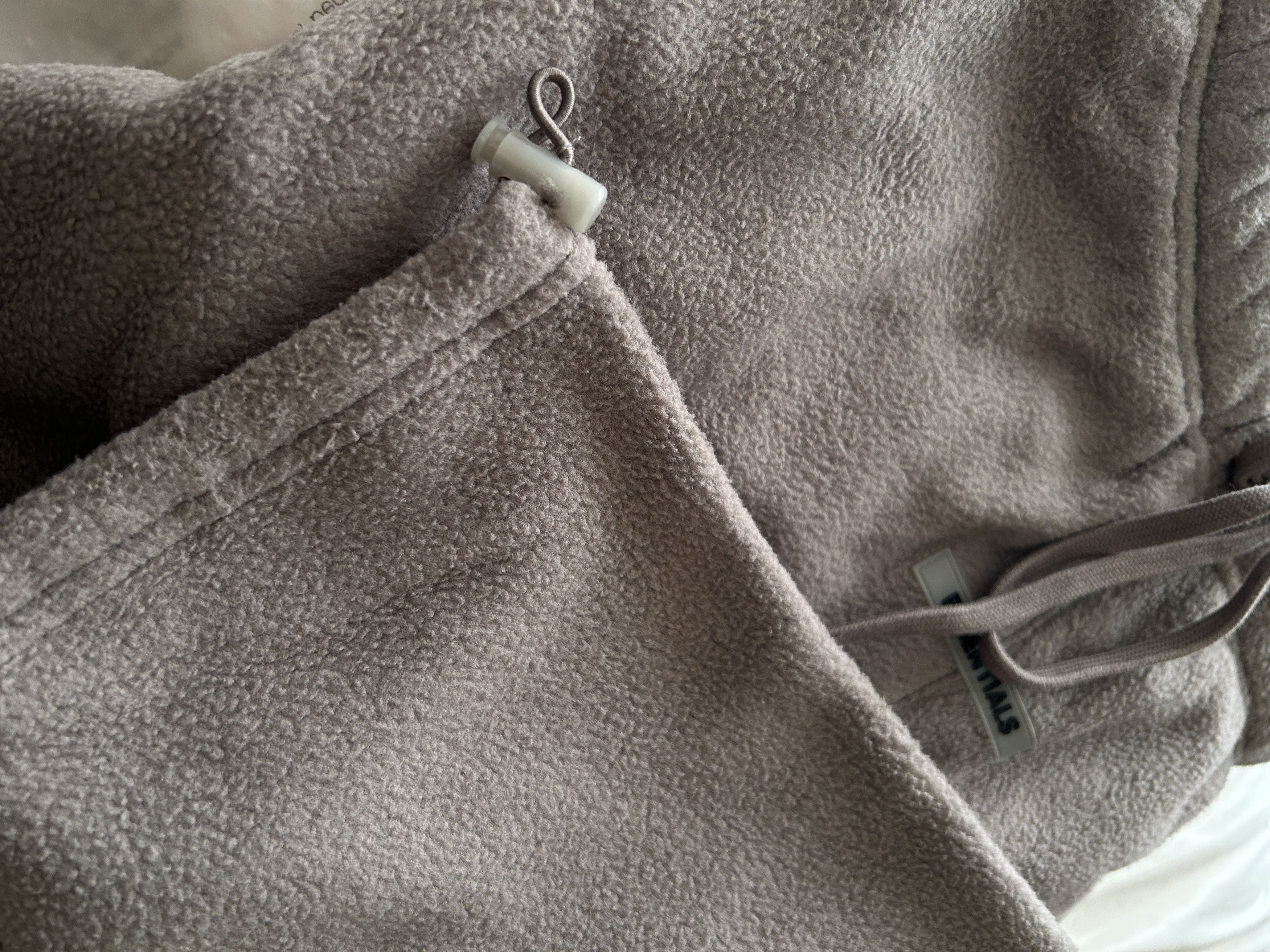 Essentials fear of god fleece pants charcoal Size US 32 / EU 48 - 7 Thumbnail