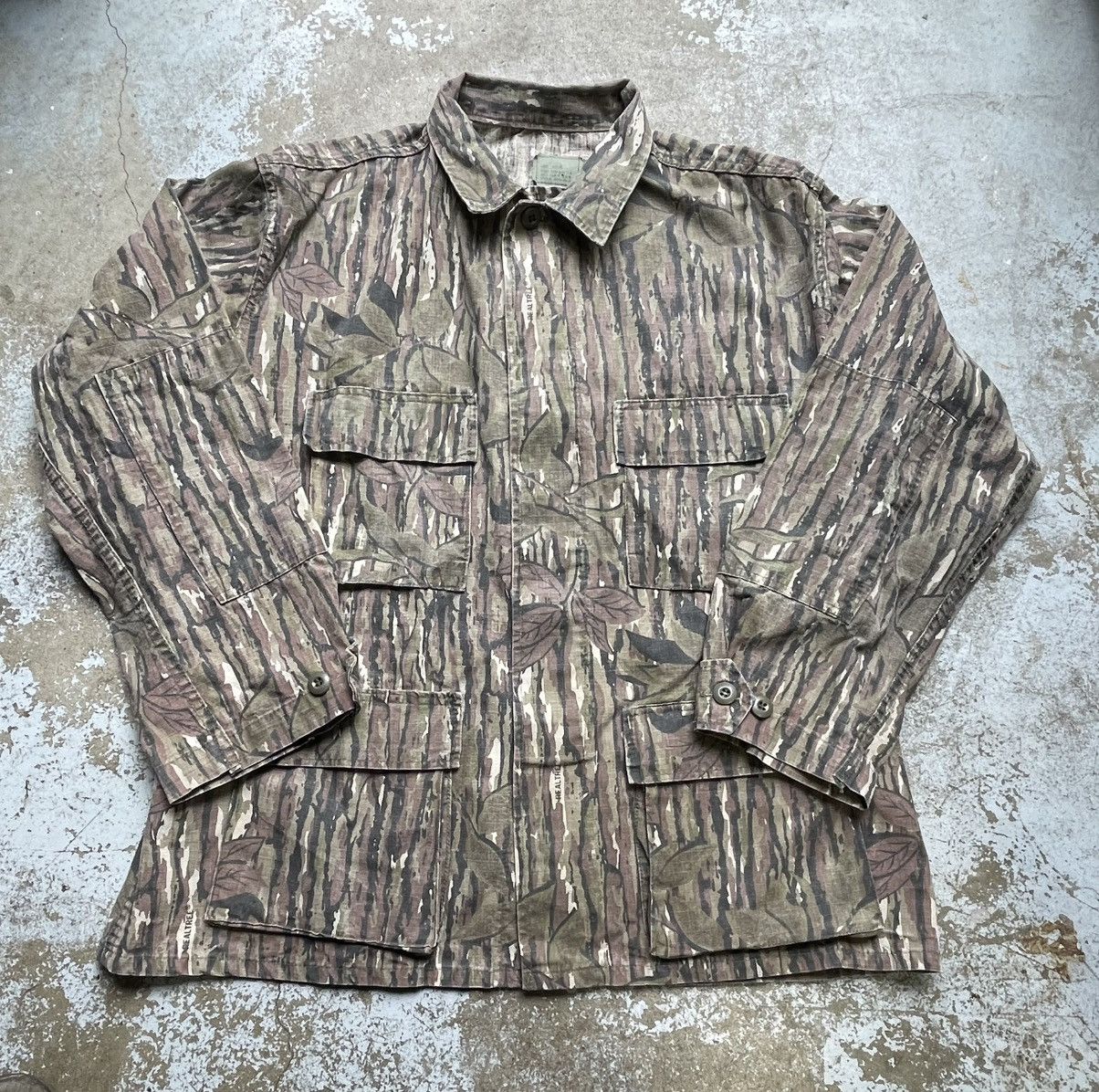 Vintage Vintage Realtree Camo Light Jacket Size US L / EU 52-54 / 3 - 1 Thumbnail