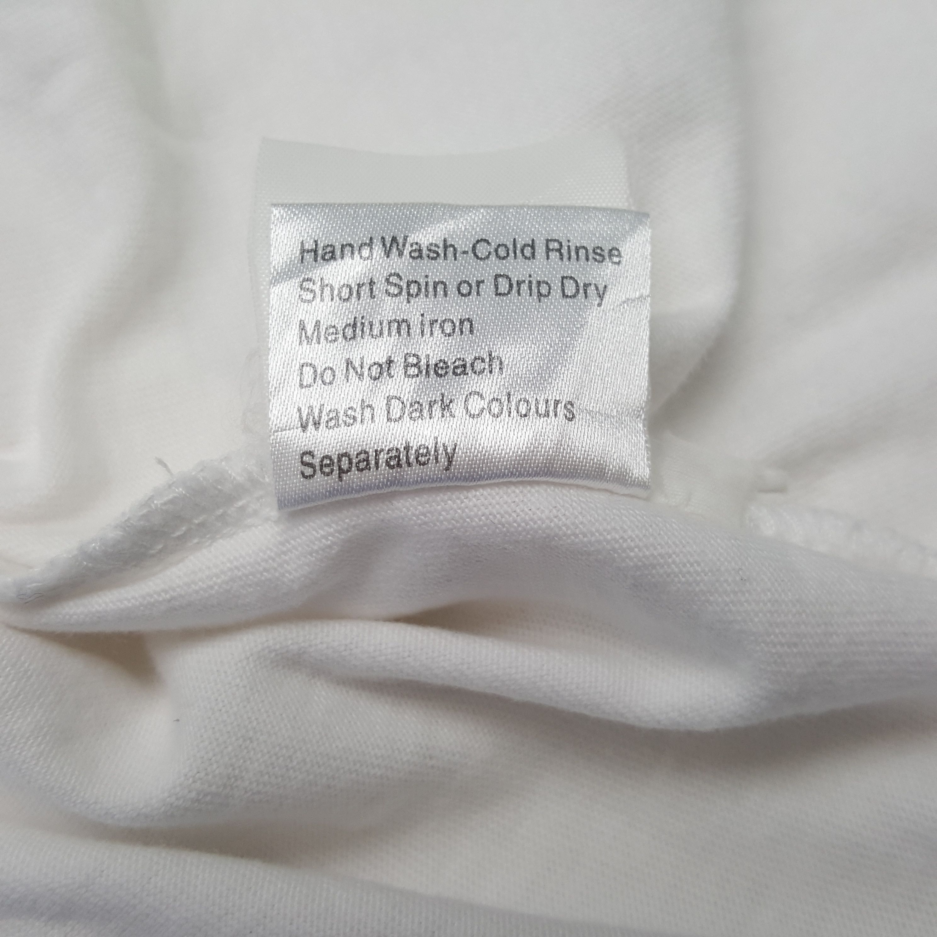 Yves Saint Laurent Yves Saint Laurent YSL Fashion Brand Tshirt C301N6 Size US M / EU 48-50 / 2 - 7 Thumbnail