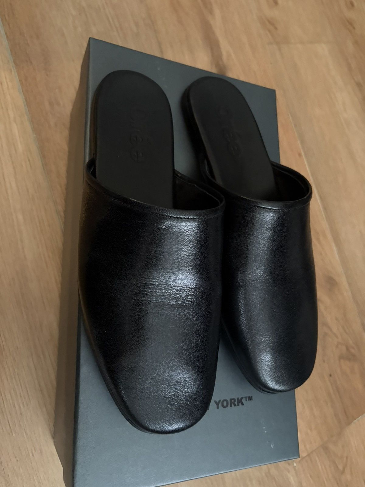 Oree New York Spliffers Sheepskin Leather Mules Size US 6 / EU 39 - 4 Thumbnail