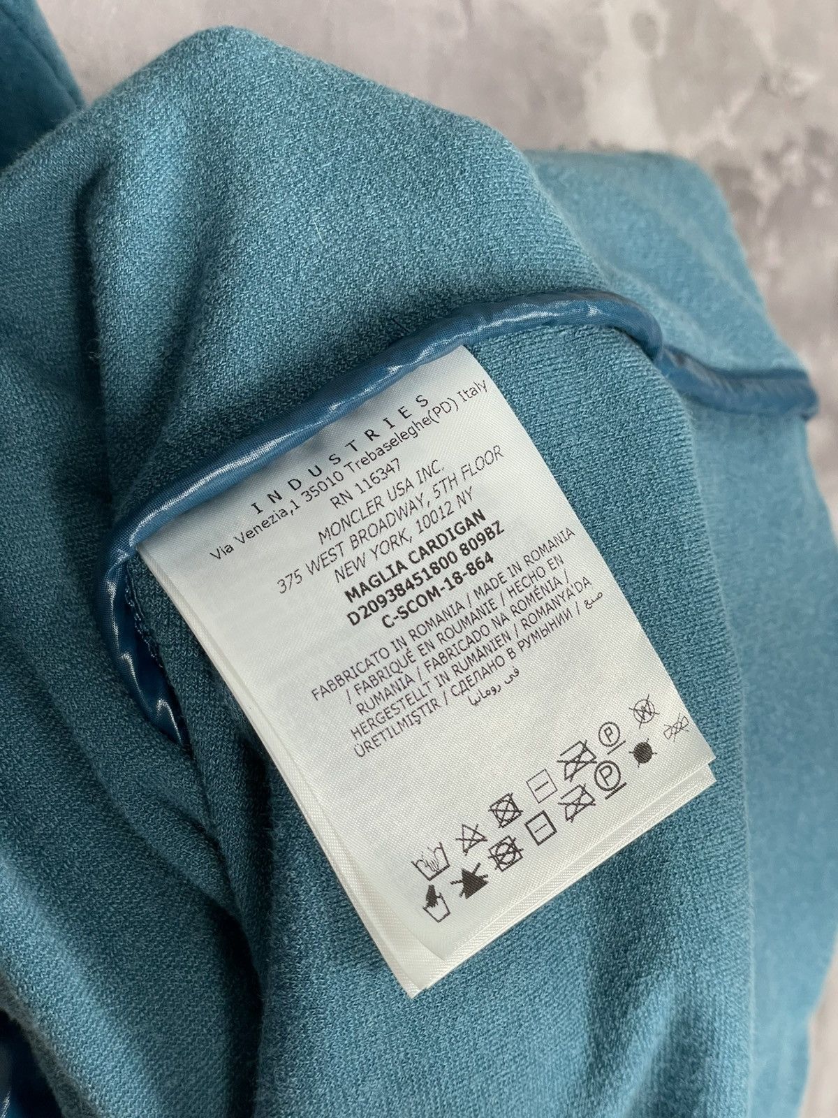 Moncler Moncler Luxury Velour Glamour Zip-Up Hoodie Size XS / US 0-2 / IT 36-38 - 14 Thumbnail