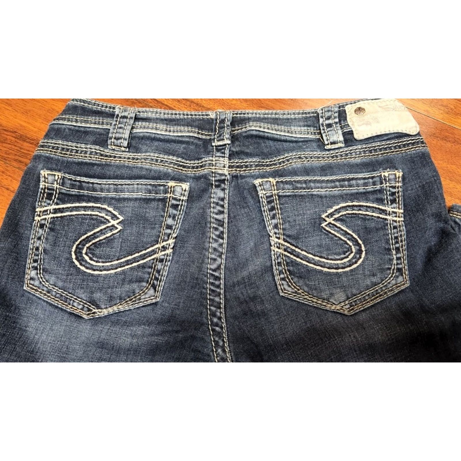Silver Jeans Co. Silver Jeans Aiko Capri Jeans Women's 31x22 Denim Blue Dark Wash 5-Pocket Stretch Regular Rise 7" Leg Opening 8" 22" Inseam XS? Size 24" / US 00 / IT 34 - 5 Thumbnail