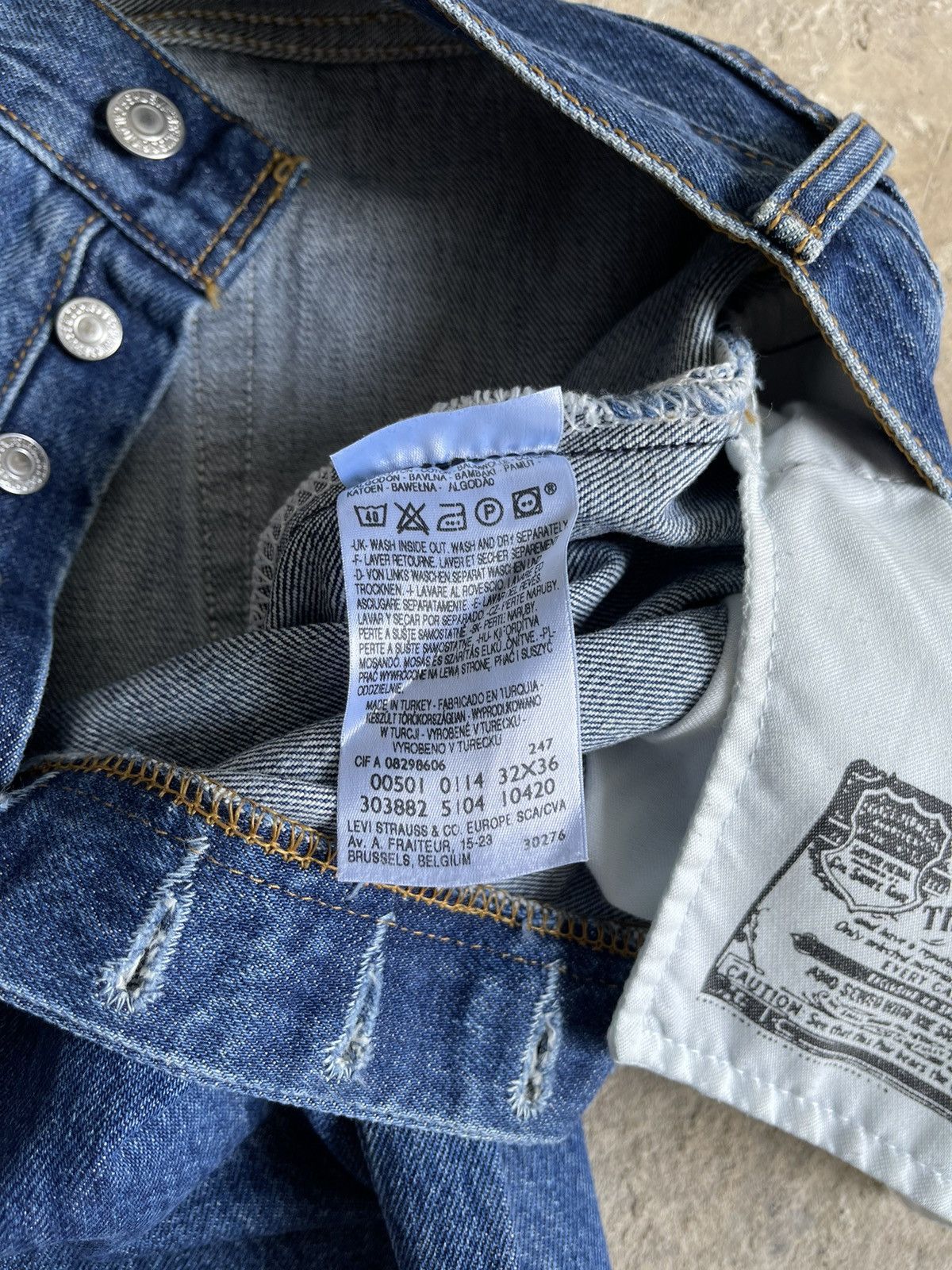 Levi's Levi's 501 Red Tab Straight Classic Fit Denim Jeans Size US 32 / EU 48 - 8 Thumbnail