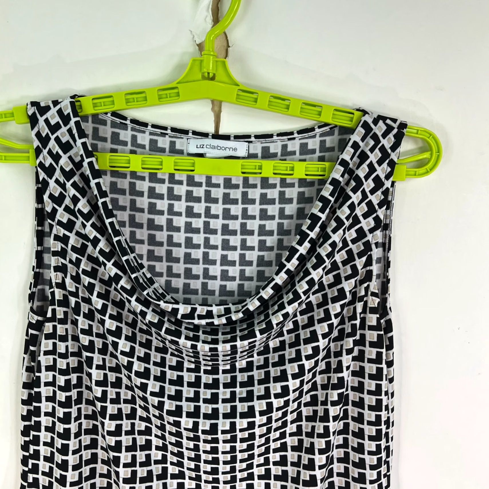 Liz Claiborne Liz Claiborne Checkered Sleeveless Tank Top Womens M Black Tan - Casual Stretch 95% Polyester Spandex Draped Collar Scoop Neck Shirt Tank Size M / US 6-8 / IT 42-44 - 4 Thumbnail
