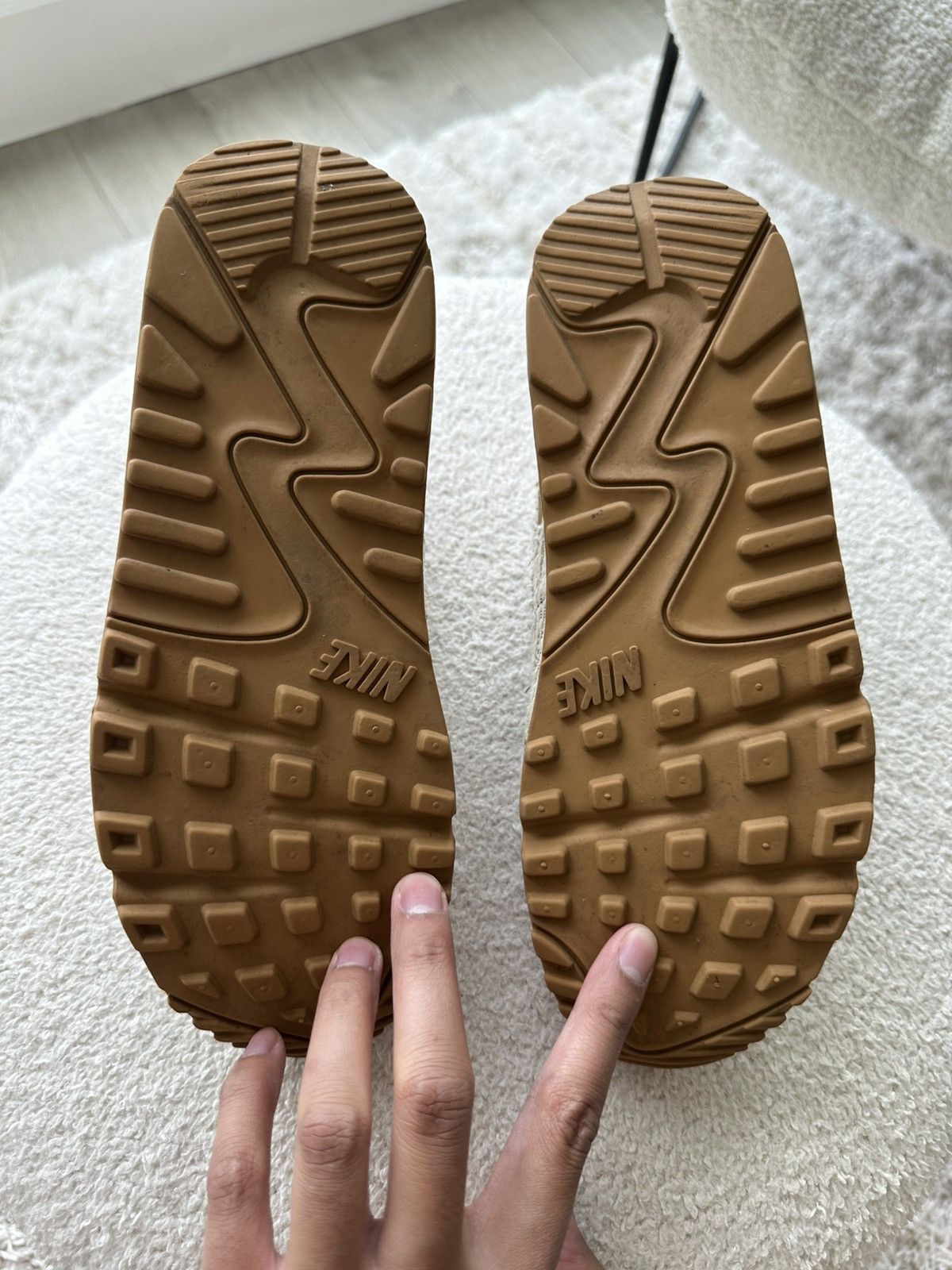 Nike Nike AM 90 Women’s Size US 7.5/UK 5/EU 38.5 White Wheat 2007 Size US 7.5 / IT 37.5 - 6 Thumbnail