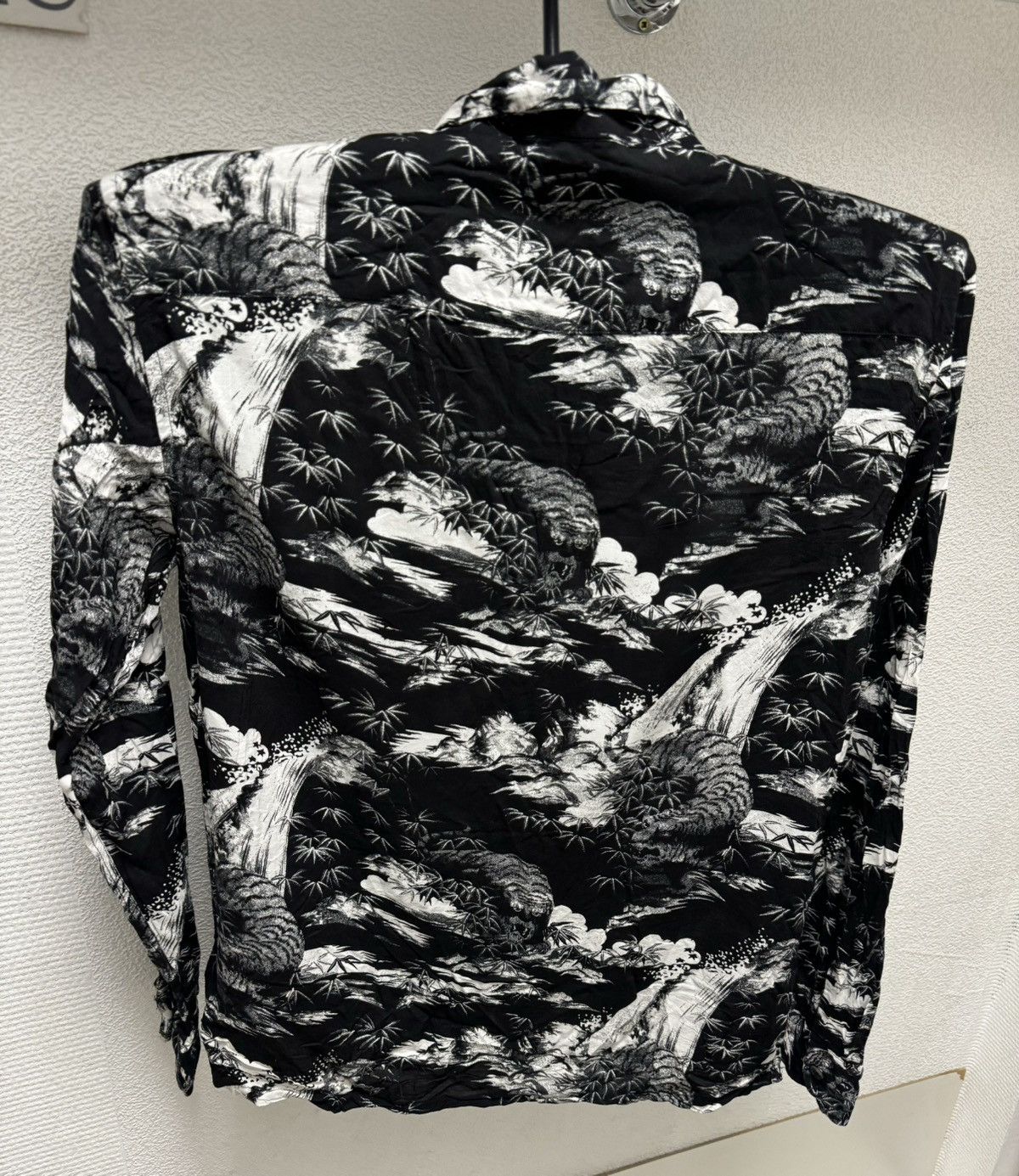 Allsaints Allsaints fullprint longsleeve t-shirt black S Japanese bran Size US S / EU 44-46 / 1 - 8 Thumbnail