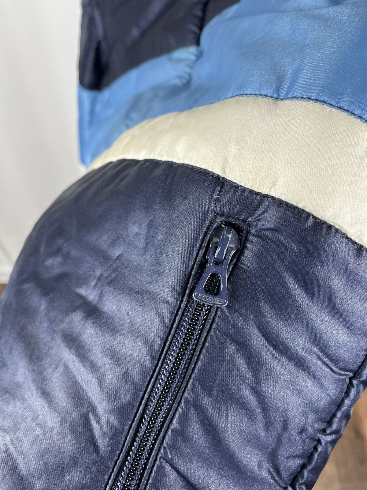 Ellesse Ellesse Vintage Puffer Jacket Blue Zip Up M Made in Italy Size US L / EU 52-54 / 3 - 10 Thumbnail