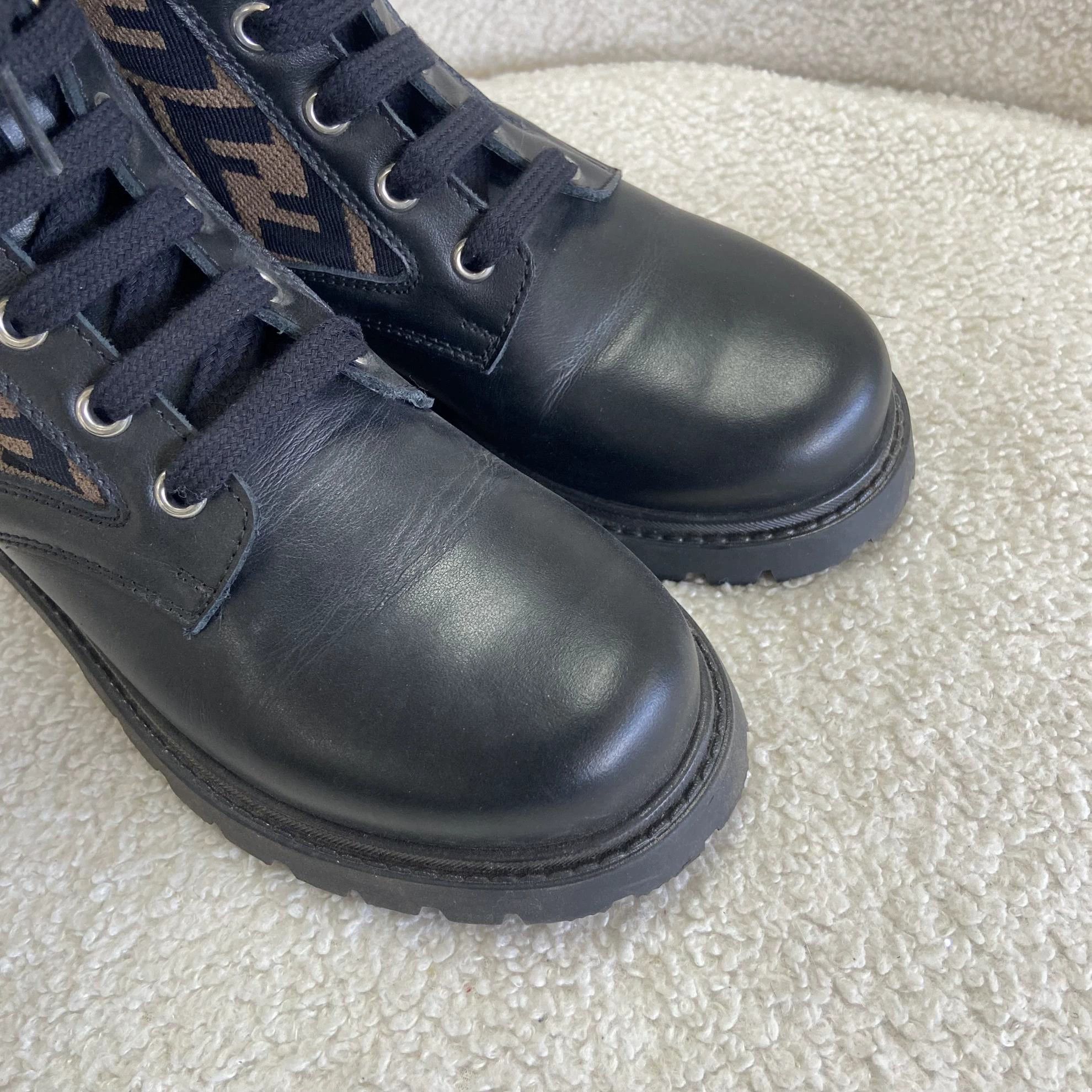 Fendi Fendi knit FF leather panel low-top boots 36 0073 Size US 5.5 / IT 35.5 - 6 Thumbnail