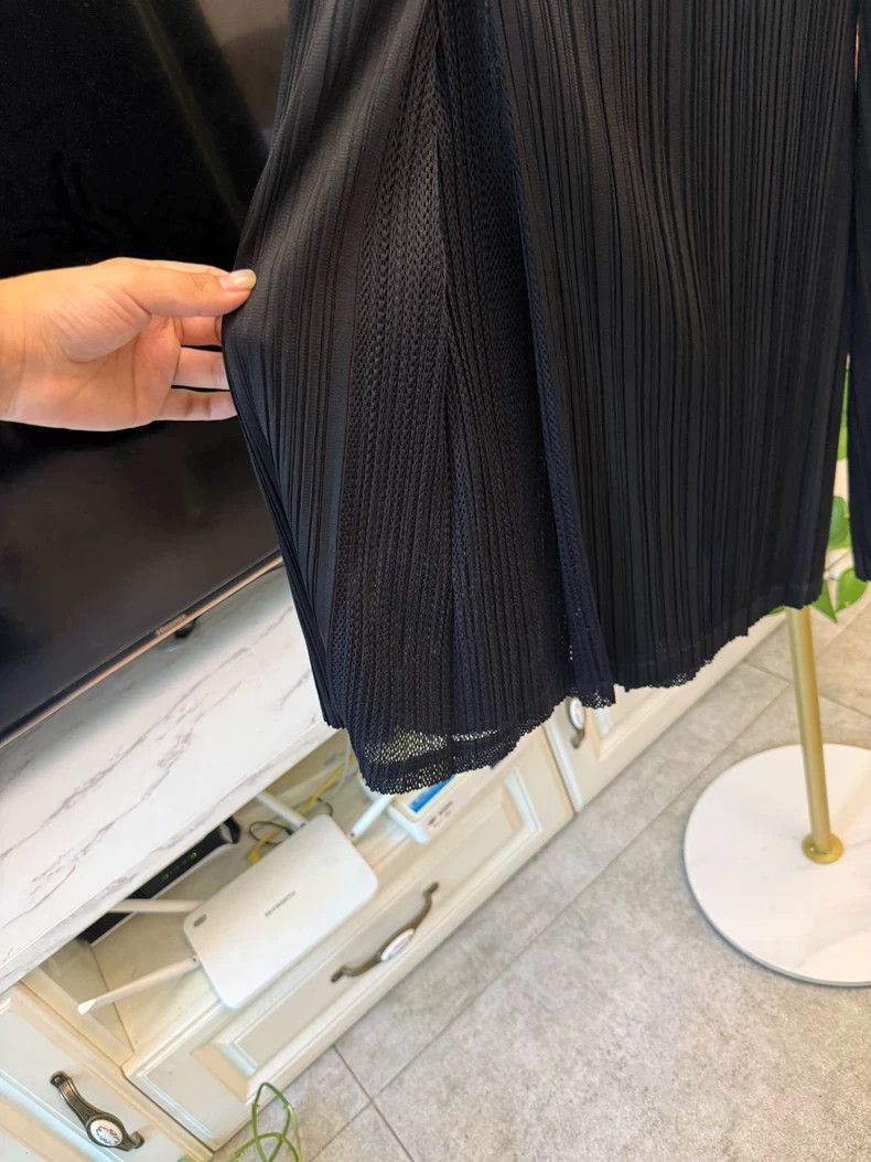 Issey Miyake Issey Miyake size:2 Black hidden tatami trousers Size 31" - 3 Thumbnail