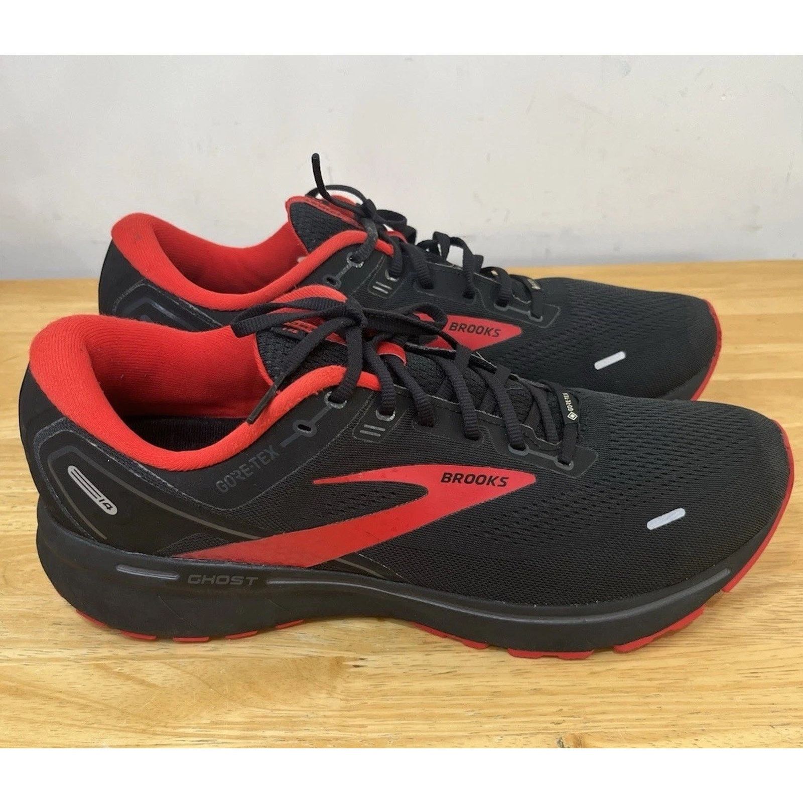 Brooks Brooks Ghost 14 GTX (Black High Risk Red) Size 15 Goretex Size US 15 / EU 48 - 1 Thumbnail