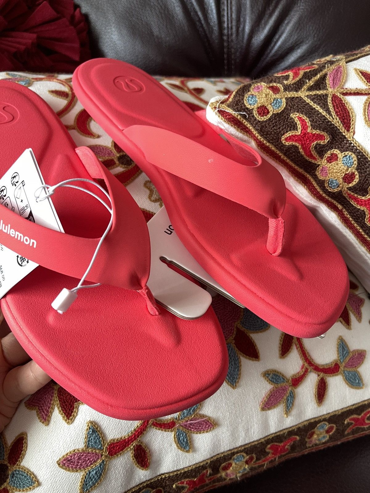 Lululemon Lululemon rest feel Flip Flops size 9 color red glow/white Size US 9 / IT 39 - 11 Thumbnail