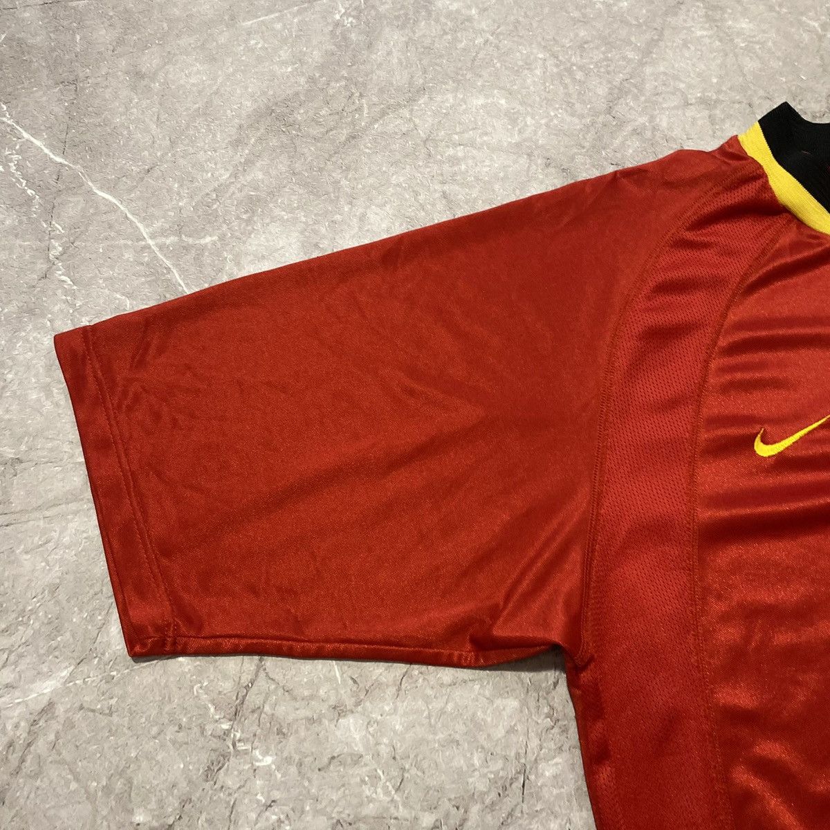 Nike VINTAGE NIKE BELGIUM TEE SOCCER JERSEY 00S Size US M / EU 48-50 / 2 - 2 Thumbnail