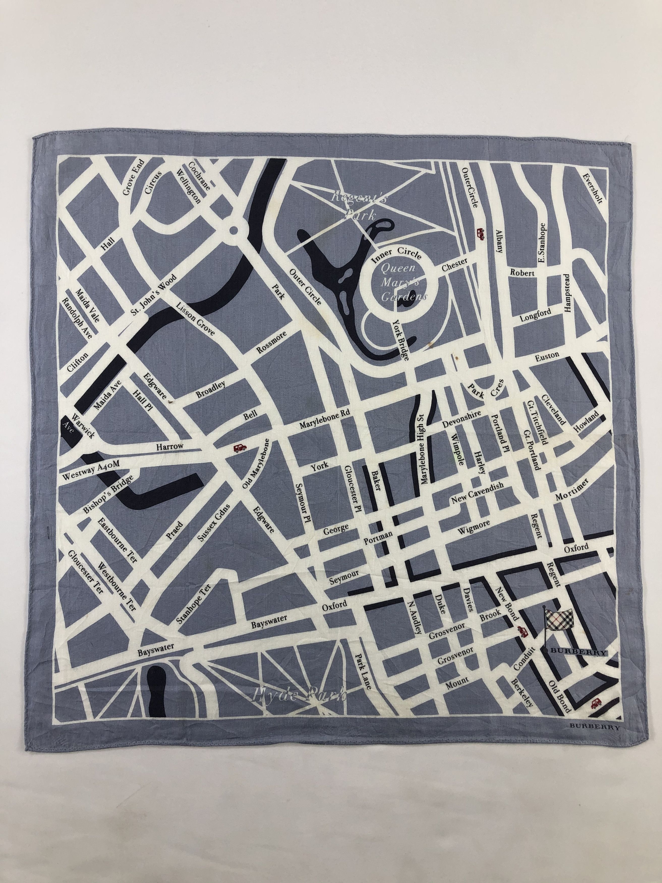 Burberry Burberry Handkerchief / Bandana / Neckerchief Size ONE SIZE - 1 Thumbnail