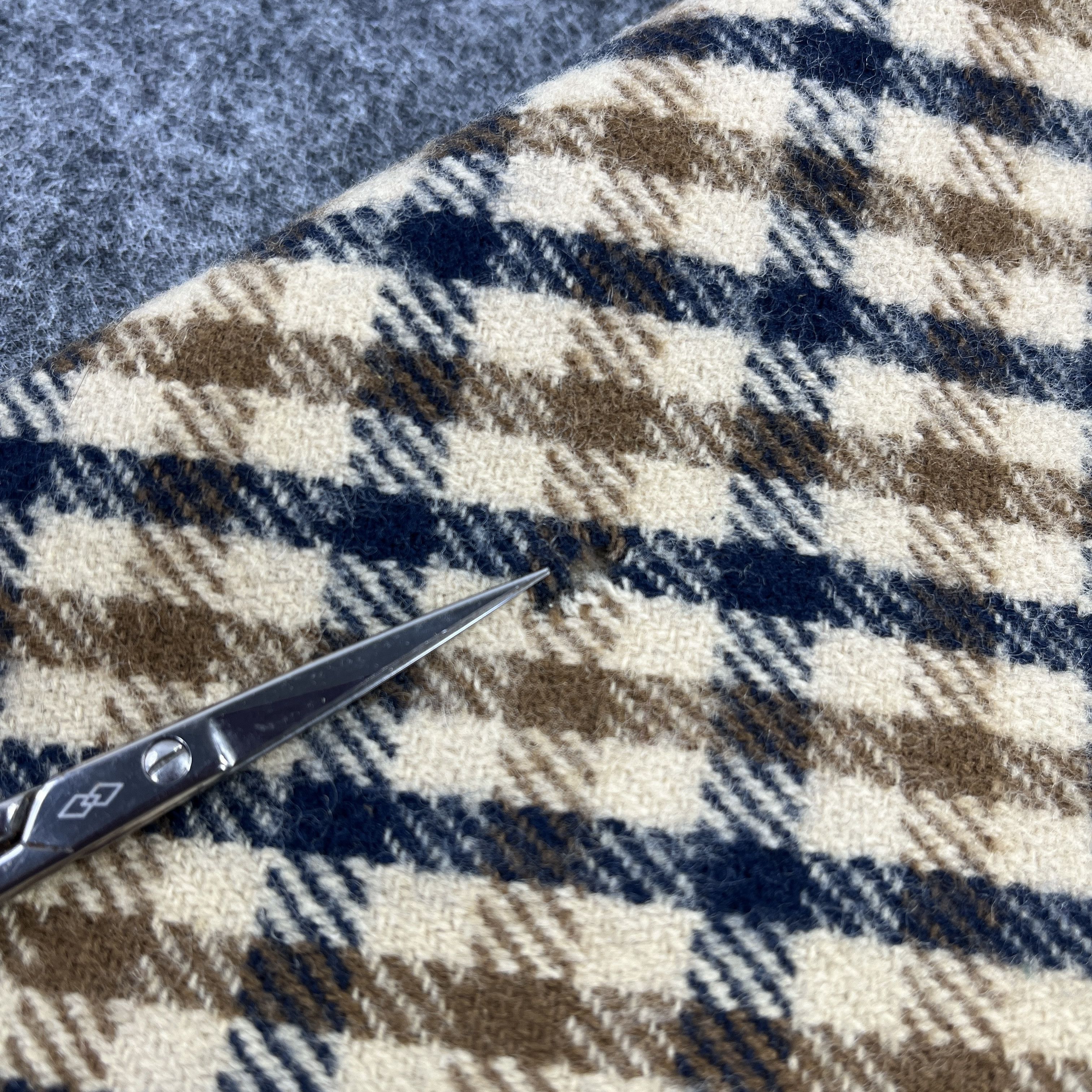 Aquascutum Aquascutum Scarf / Muffler / Neckwear T993 Size ONE SIZE - 8 Thumbnail