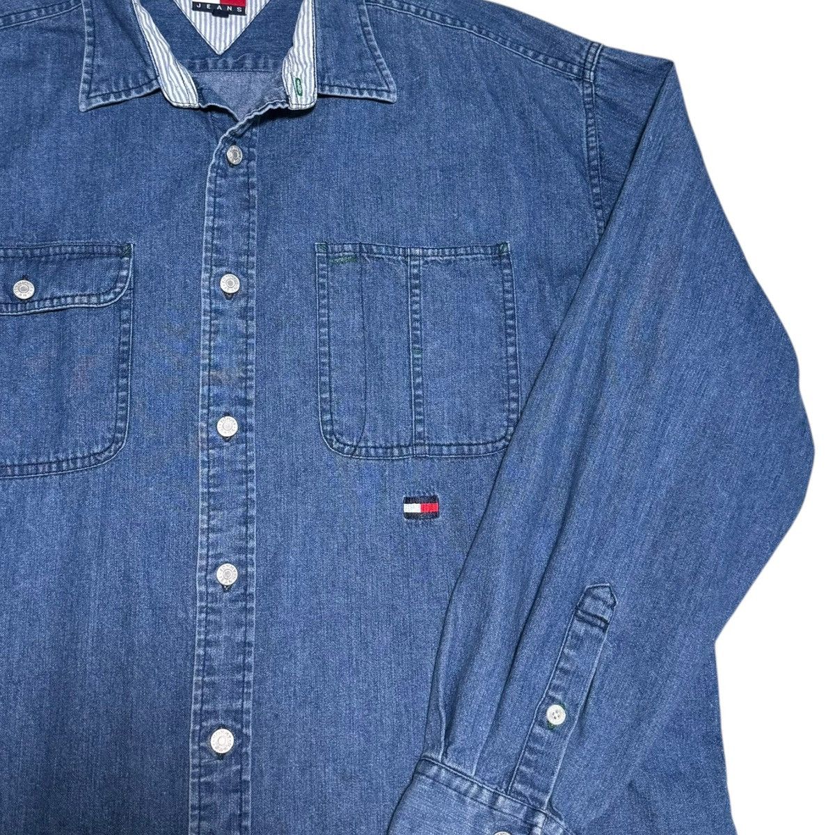 Tommy Jeans Vintage Tommy Jeans Denim Casual Oversized Button Up Shirt L Size US L / EU 52-54 / 3 - 2 Thumbnail