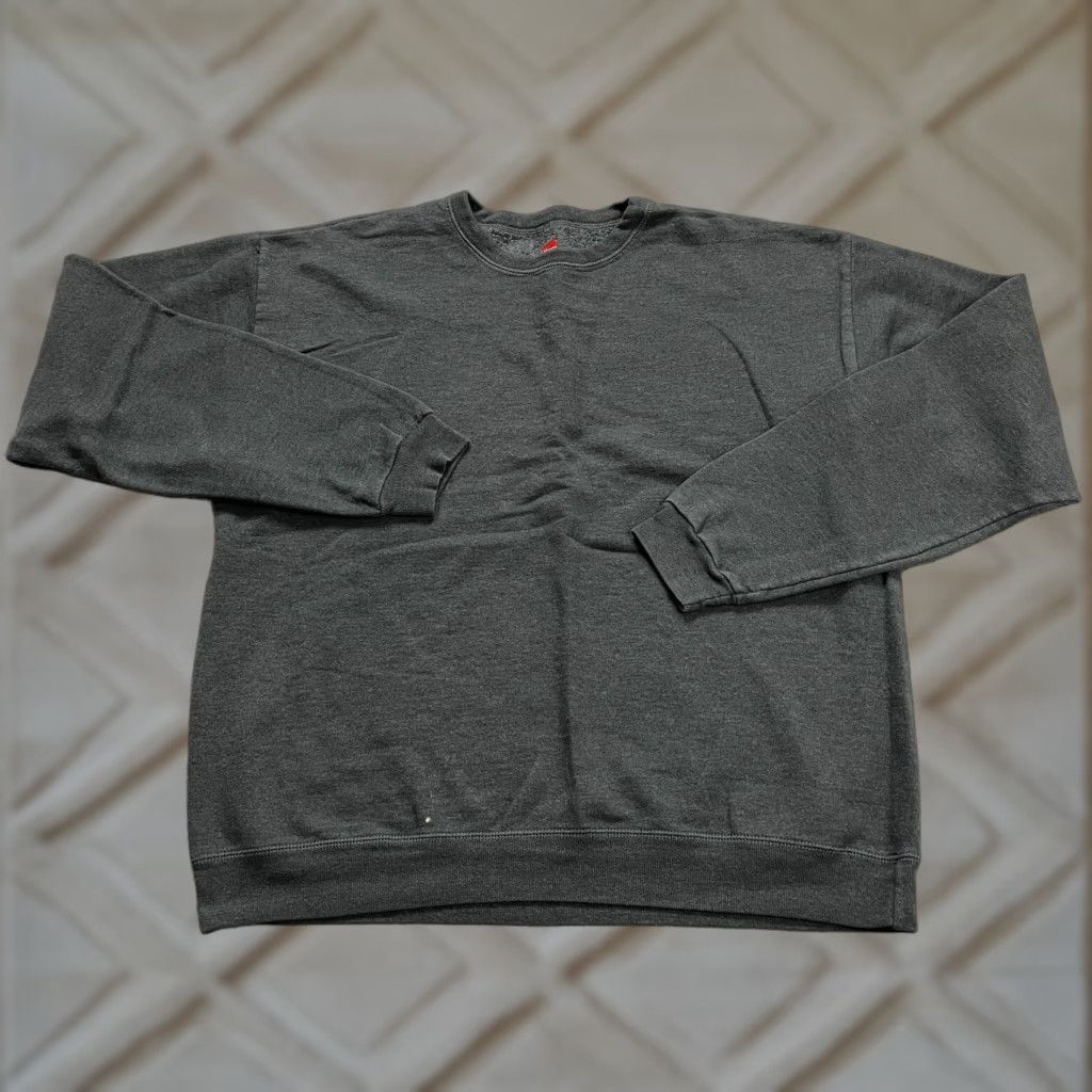 Hanes Hanes Relaxed Pullover Sweatshirt Women M Gray Crew Neck Fleece Casual All Seasons Long Sleeve Sweatshirt Dim: 44 in Logo Size M / US 6-8 / IT 42-44 - 1 Thumbnail
