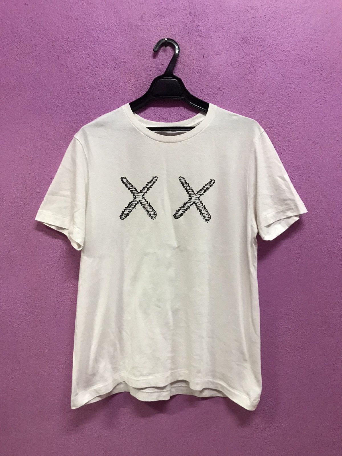 Kaws × Uniqlo Kaws x Uniqlo Skeleton Tee Size L Size US L / EU 52-54 / 3 - 2 Thumbnail