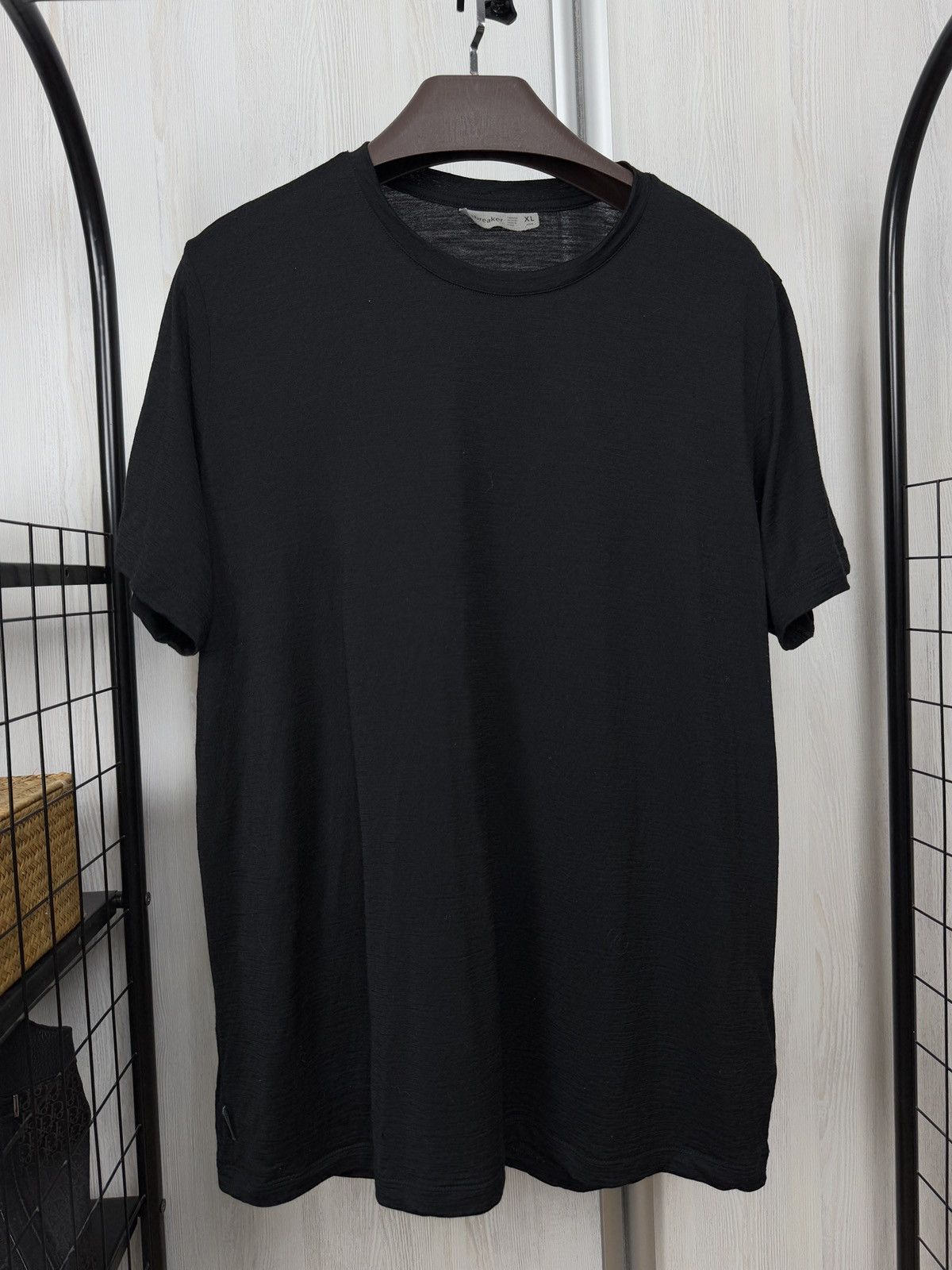 Icebreaker Icebreaker black wool short sleeve tee shirt sz XL Size US XL / EU 56 / 4 - 2 Thumbnail