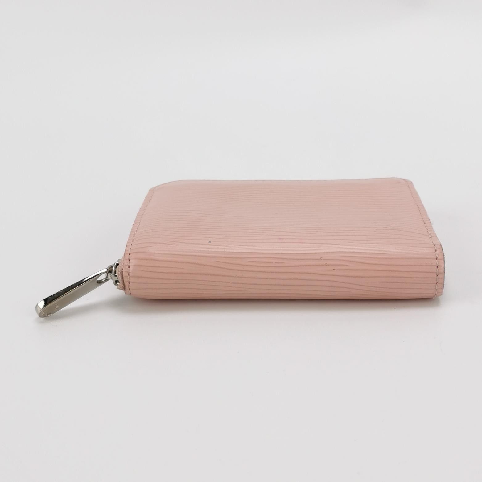 Louis Vuitton (LV) Zippy cowhide ripple zipper coin purse -