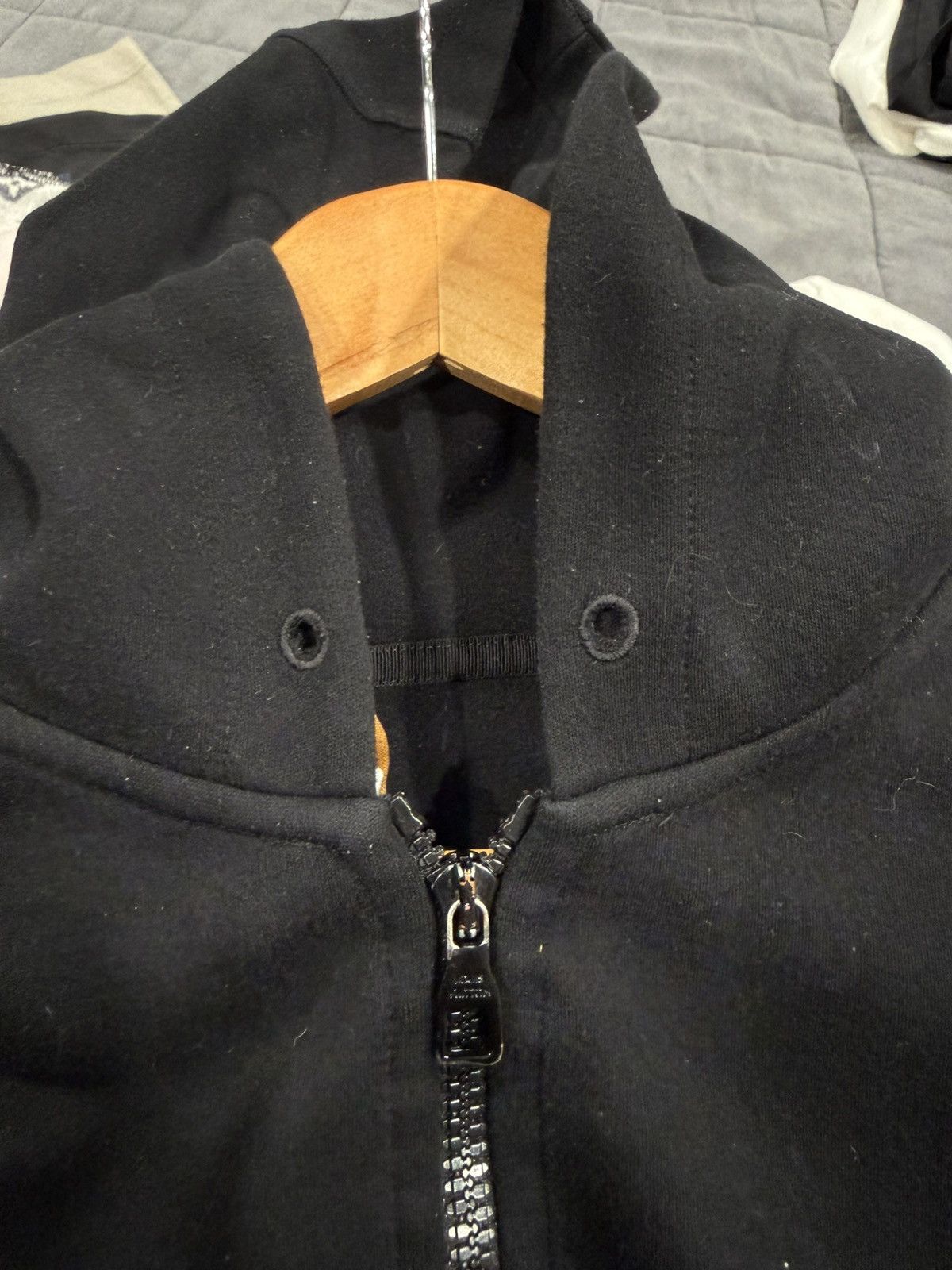 Louis Vuitton Louis Vuitton Staples Edition Black Pin Hoodie Size US XL / EU 56 / 4 - 4 Thumbnail