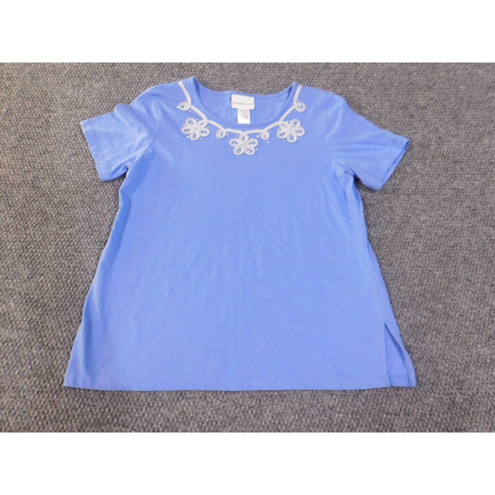 Vintage Alfred Dunner Blouse Shirt Womens Small Blue Beaded Embellishments Cotton Pullover V-Neck Casual Short Sleeve Beaded Pattern Floral Regular Fit Size S / US 4 / IT 40 - 5 Thumbnail