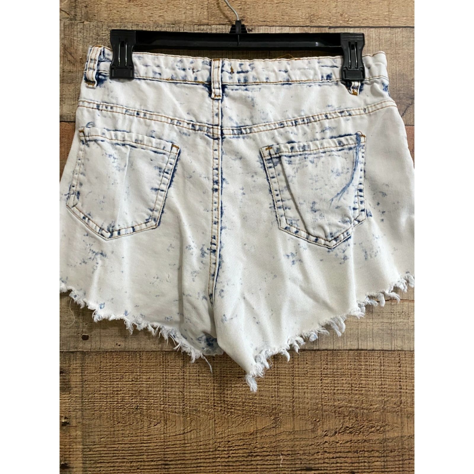 Vintage 36 Point 5 High Waist Acid Wash Frayed Daisy Festival Summer Shorts Med - Teens Juniors White Shorts Size 32" / US 10 / IT 46 - 2 Thumbnail