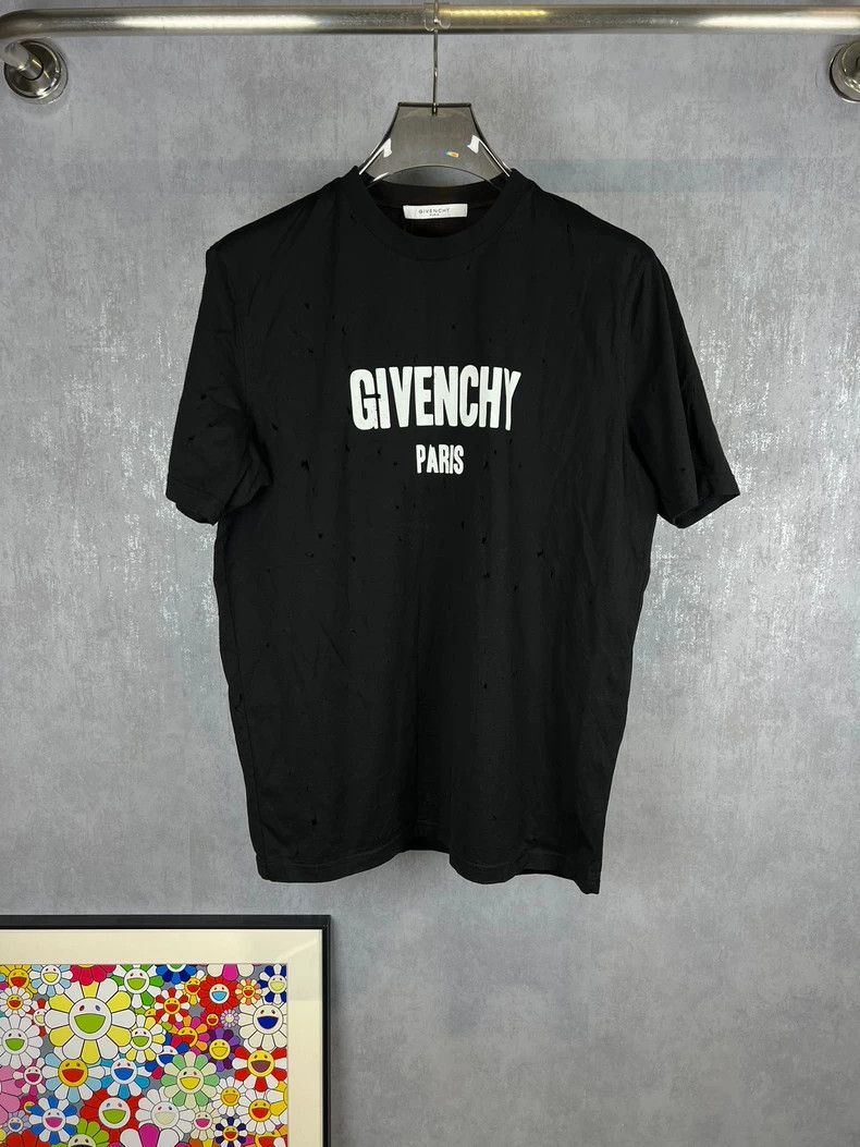 Givenchy Givenchy Small Hole Short Sleeve, os s size Size US S / EU 44-46 / 1 - 1 Thumbnail