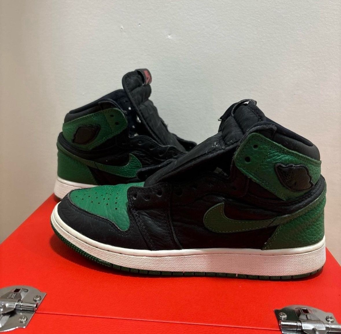 Nike Nike Air Jordan Retro 1 High OG Pine 2.0 Size US 7.5 / IT 37.5 - 2 Thumbnail