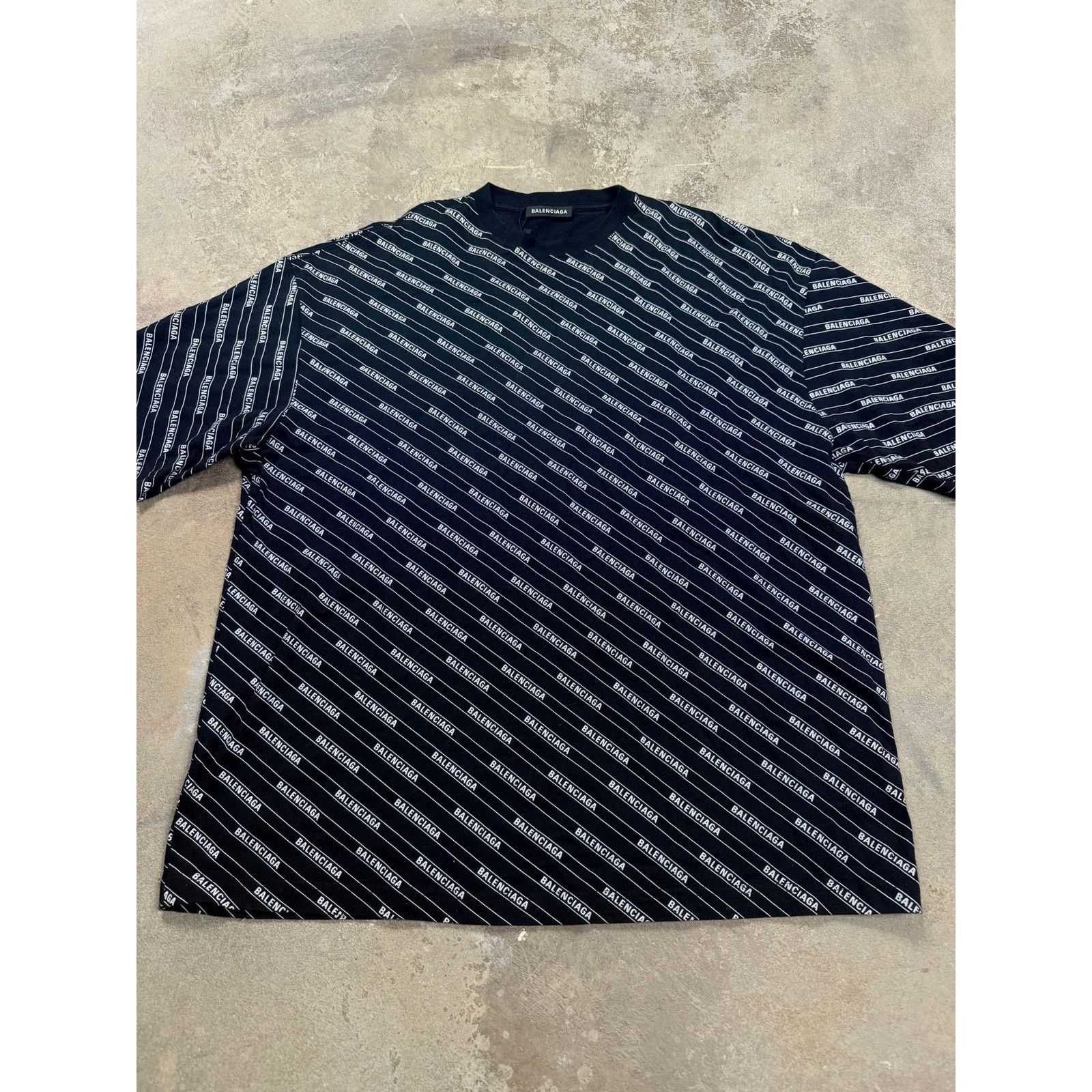 【BALENCIAGA】816222TRVY3 Balenciaga BALENCIAGA Men T-Shirts 816222TRVY3 1000 BLACK