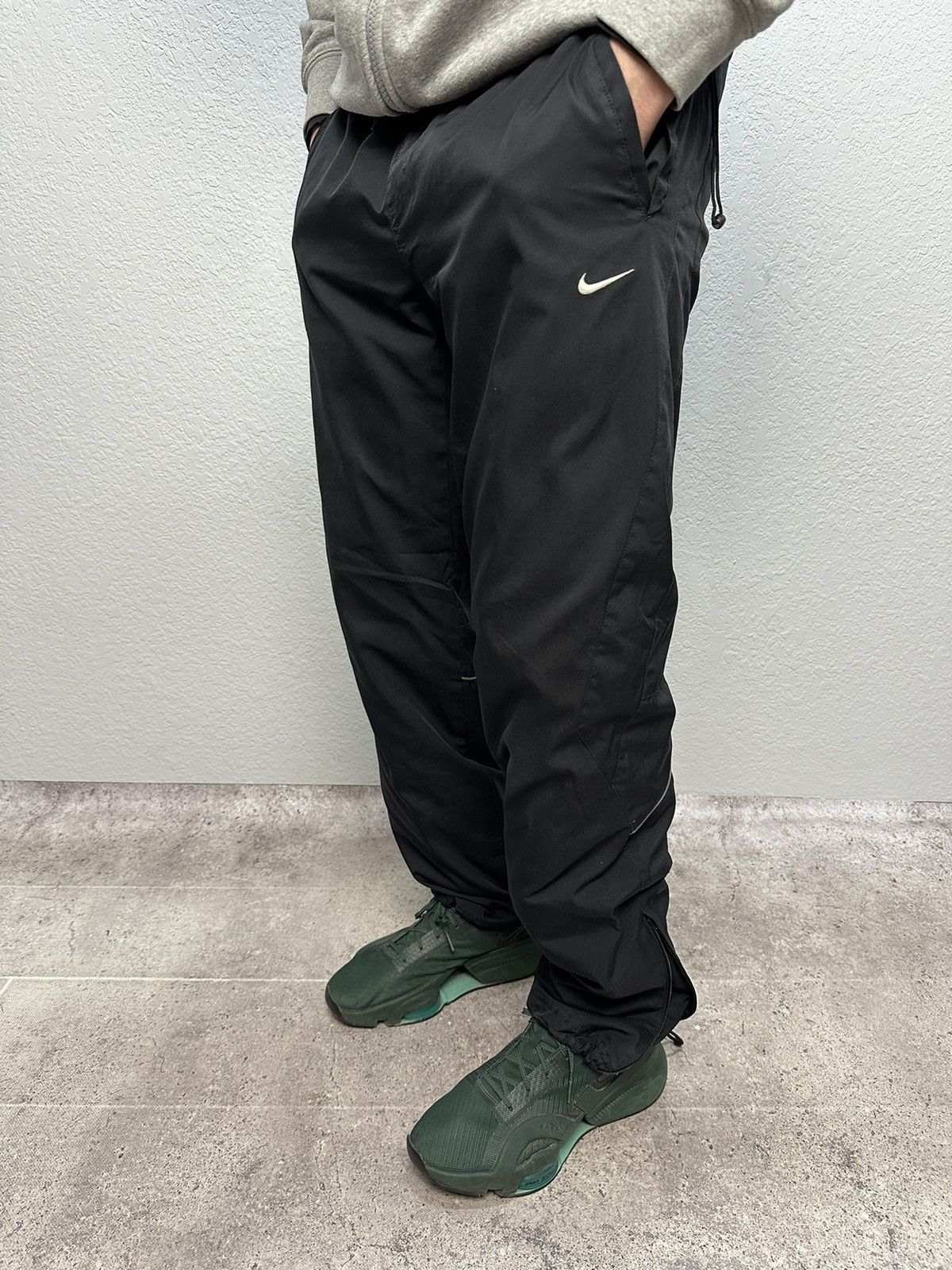 Nike × Vintage Vintage Nike Drill Nylon Pants Embroidered Logo Y2K Size US 32 / EU 48 - 2 Thumbnail