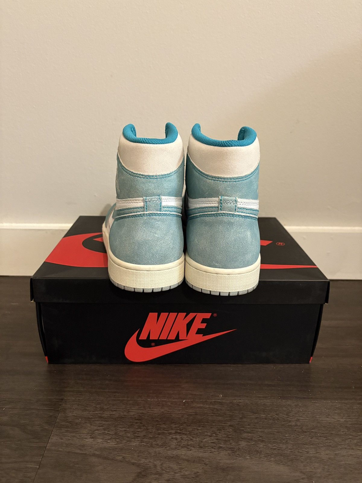 Nike Jordan 1 Retro High Turbo Green Size US 9 / EU 42 - 3 Thumbnail