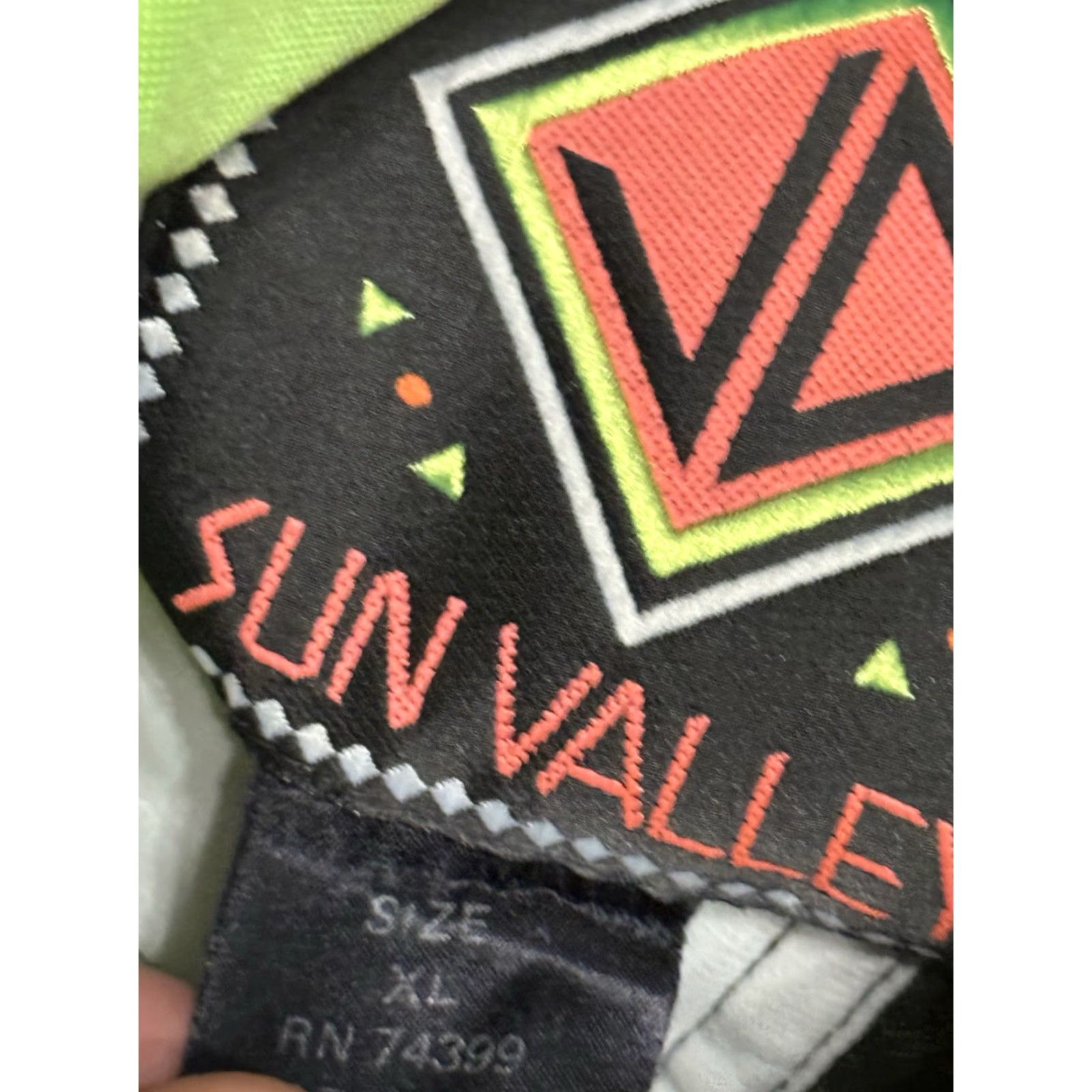 Vintage VINTAGE Valley Sun Valley Ski Jacket Men XL Black Distressed Parka Skiing Men Size US XL / EU 56 / 4 - 3 Thumbnail