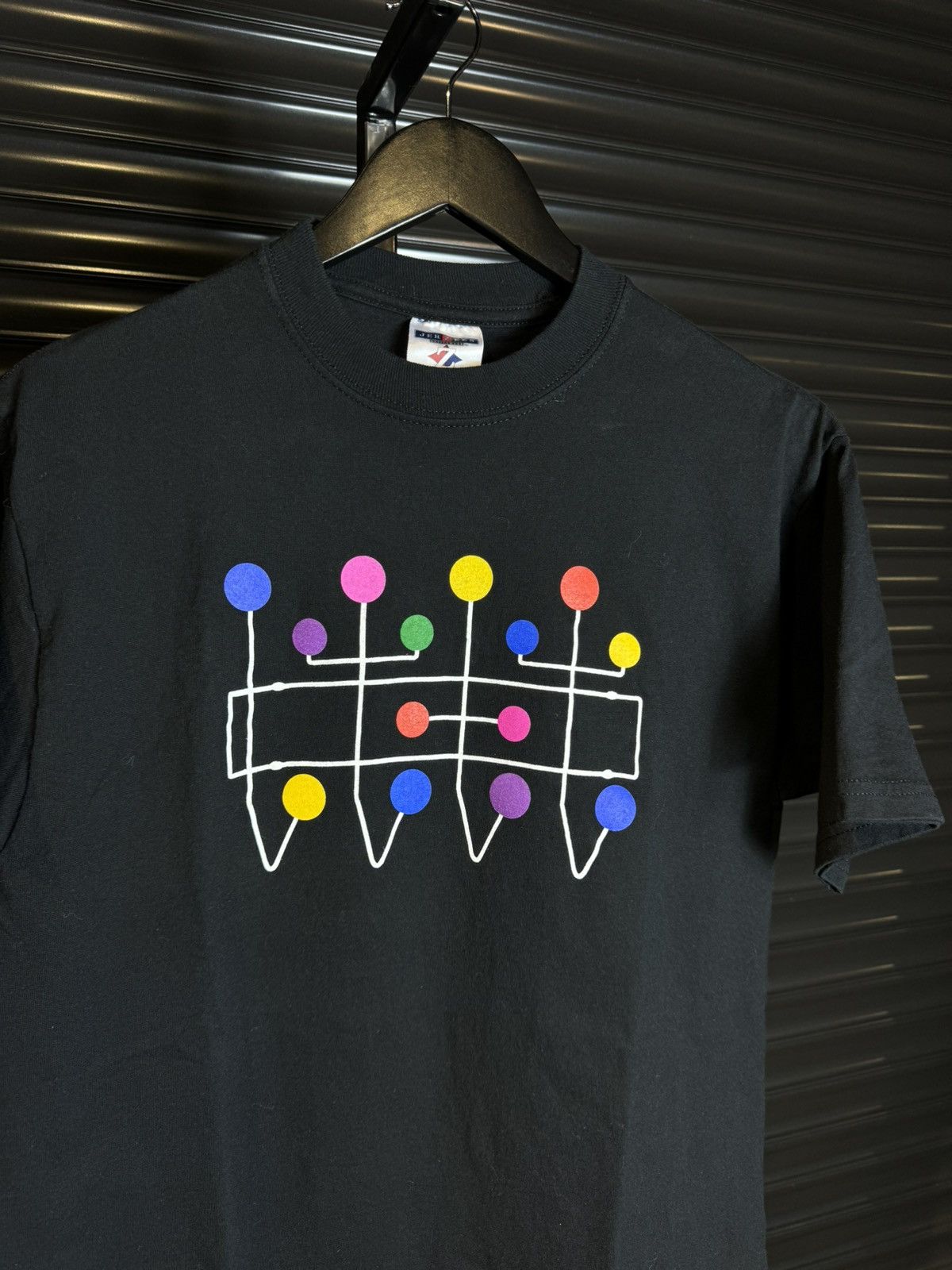 Vintage Vintage 90s Eames Herman Miller Hang it all Tee - Medium Size US M / EU 48-50 / 2 - 3 Thumbnail