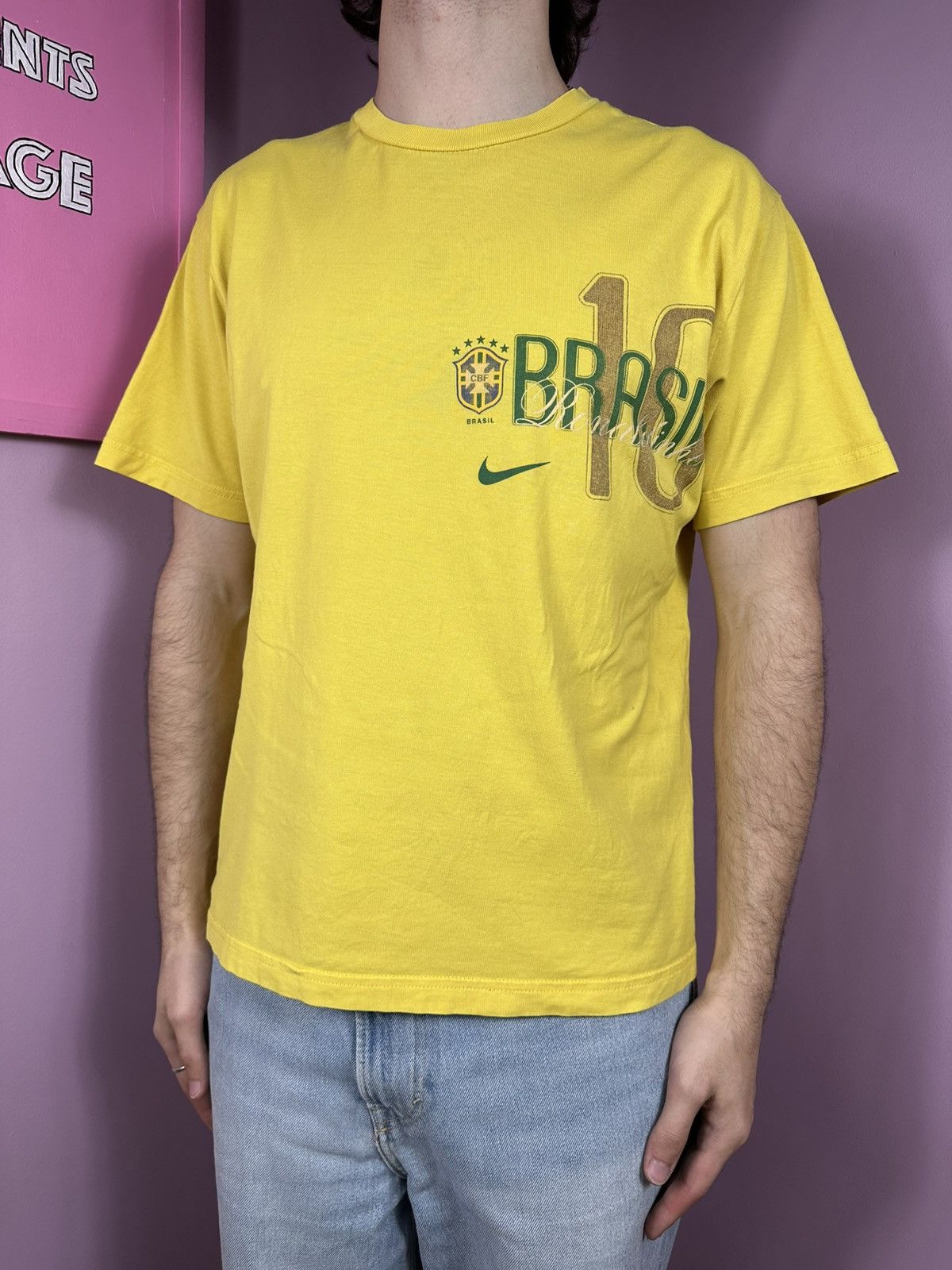 Nike Vintage Nike Brasil Football Ronaldinho 10 T-Shirt Soccer Size US L / EU 52-54 / 3 - 2 Thumbnail