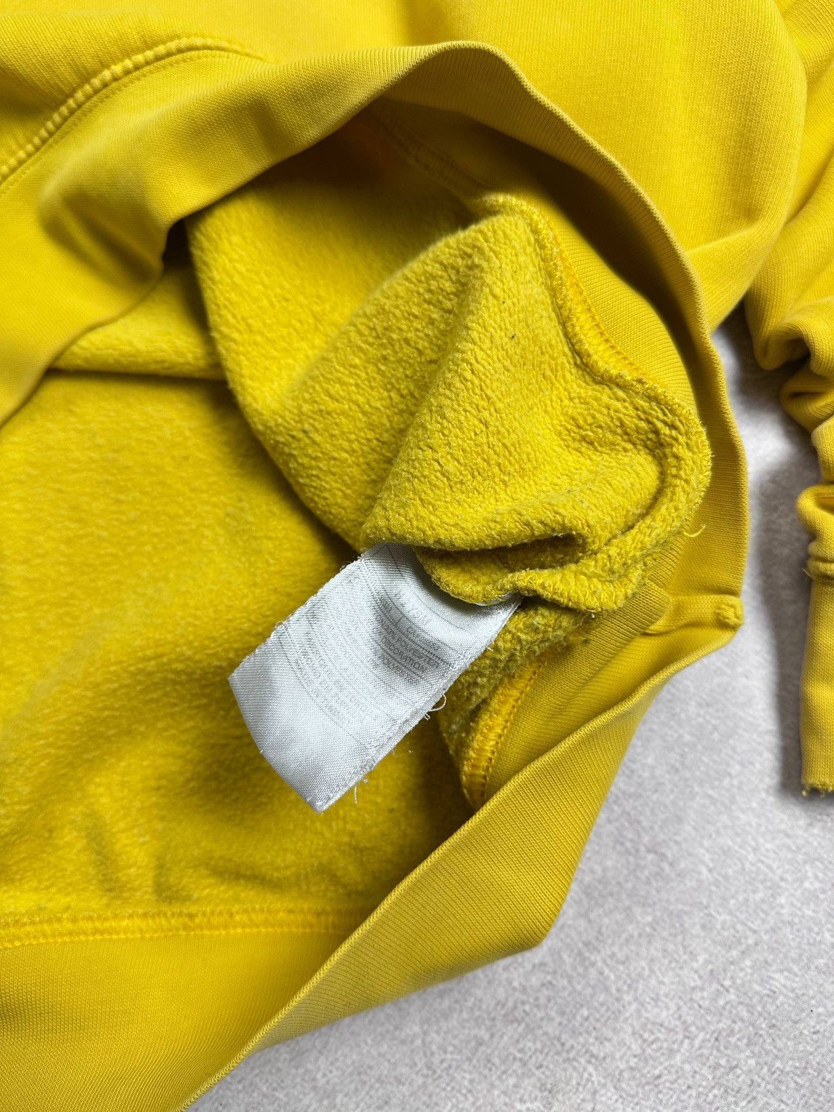 Nike Vintage Nike Swoosh Yellow Boxy Sweatshirt L Size US L / EU 52-54 / 3 - 6 Thumbnail