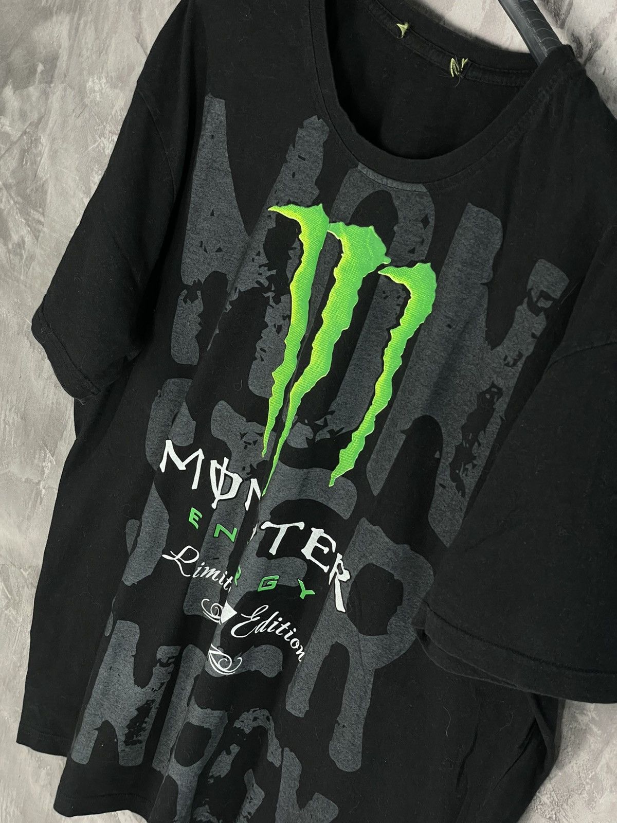 Vintage Monster Energy vintage Y2K Graphic t-shirt Size US L / EU 52-54 / 3 - 8 Thumbnail