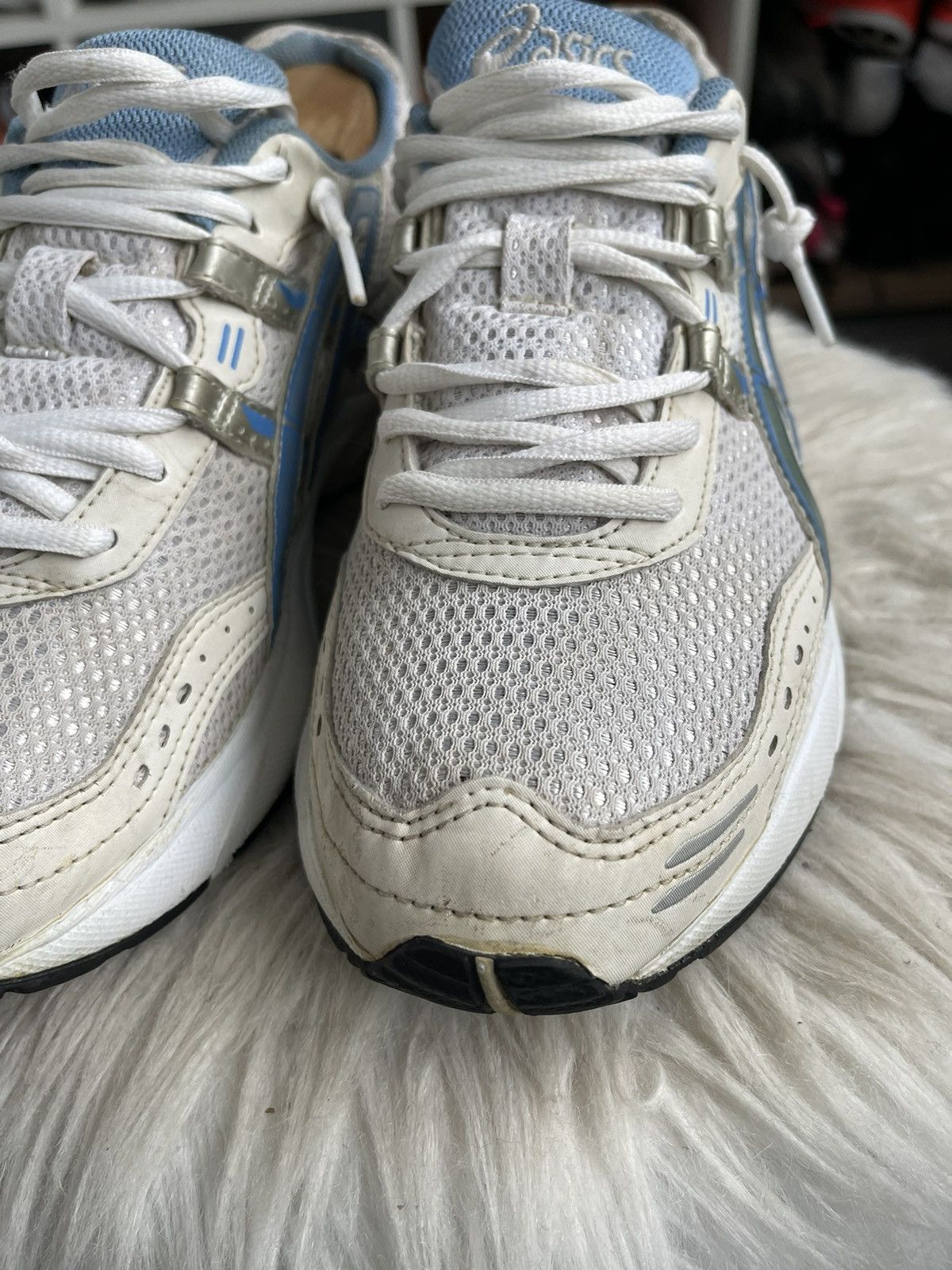 Asics × Vintage Women’s size 9 ASICS gel distressed sneakers 2k rare OG Size US 7 / EU 40 - 7 Thumbnail
