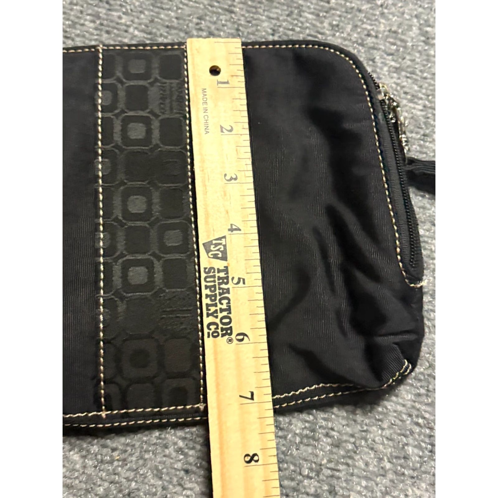 Liz Claiborne VINTAGE Liz Claiborne Bag Purse Shoulder Bag Black Canvas Fabric Wrist Strap Small Women 9 x 7 Y2K Black Wrist Strap Adapted Size ONE SIZE - 5 Thumbnail